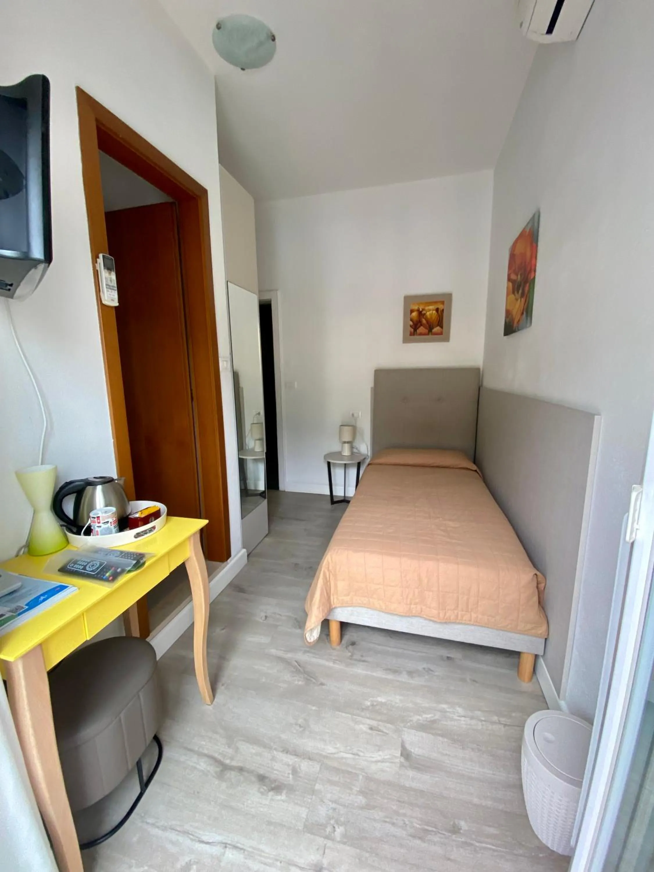 Photo of the whole room, Bed in Hotel Alpino