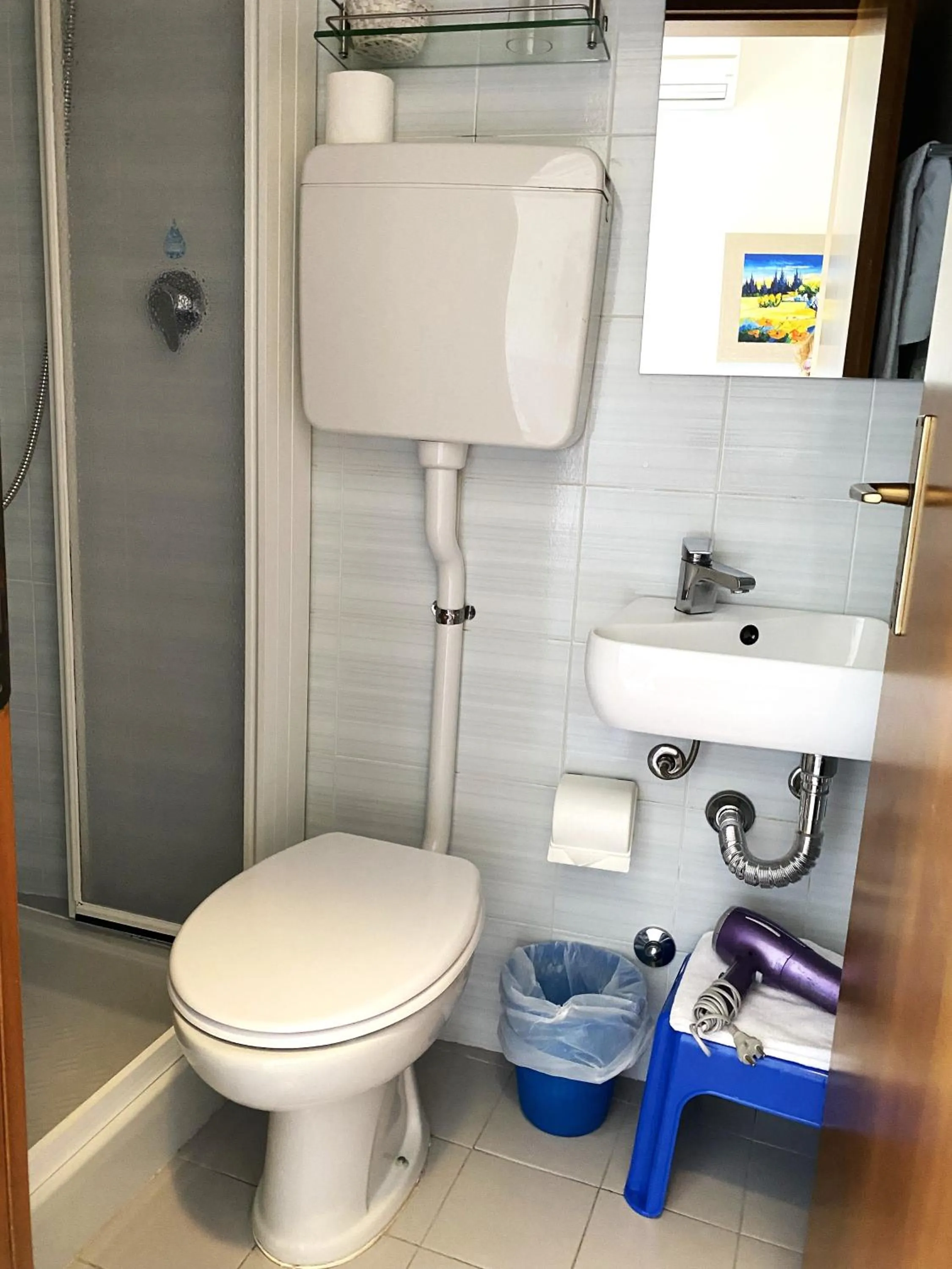 Bathroom in Hotel Alpino