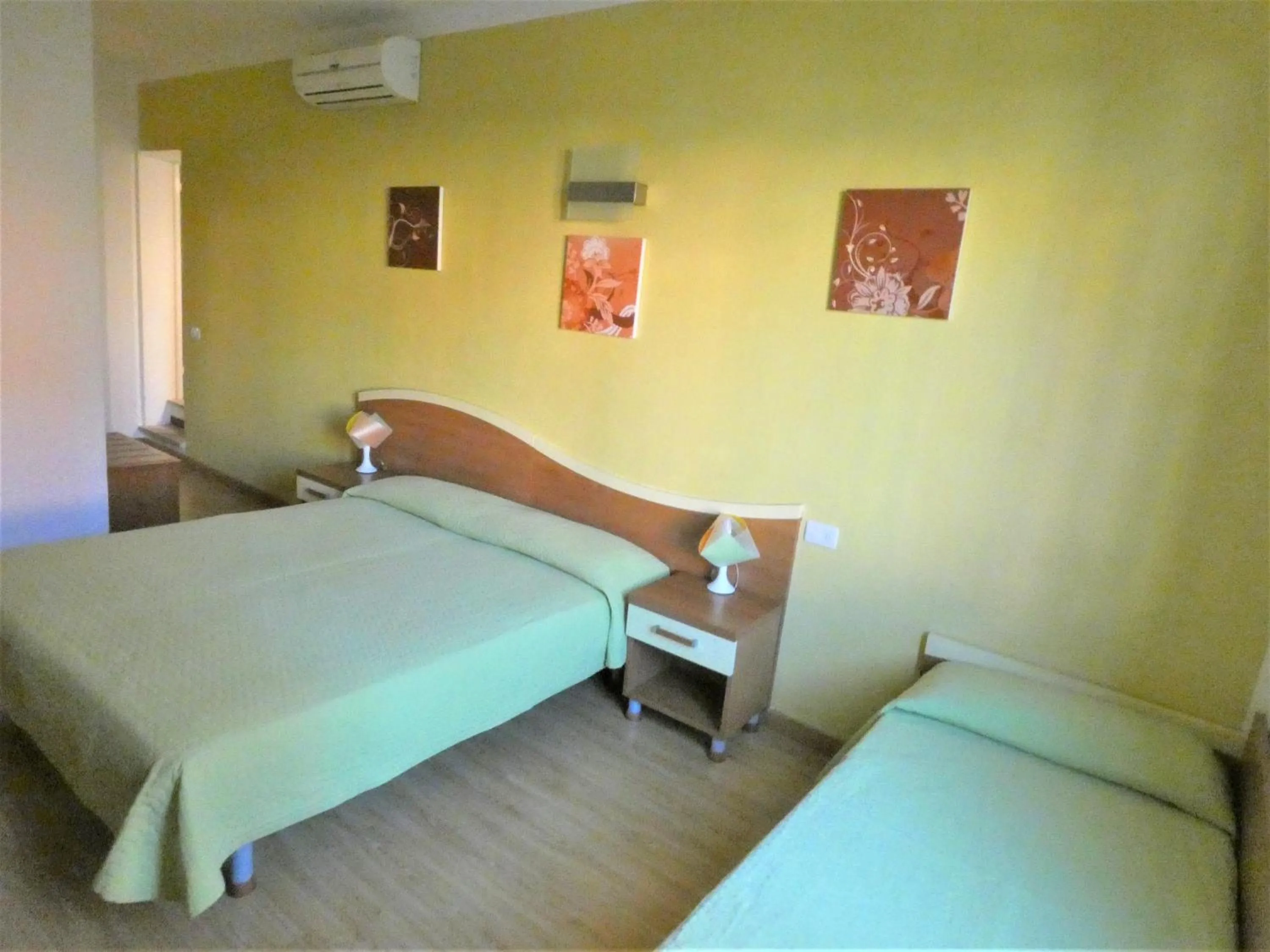 Photo of the whole room, Bed in Hotel Alpino