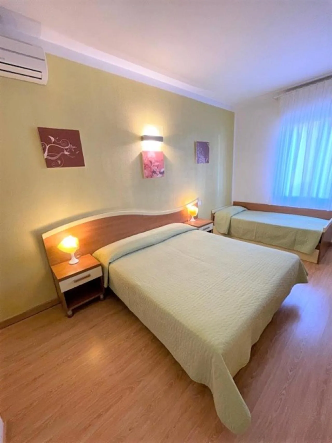 Bedroom, Bed in Hotel Alpino