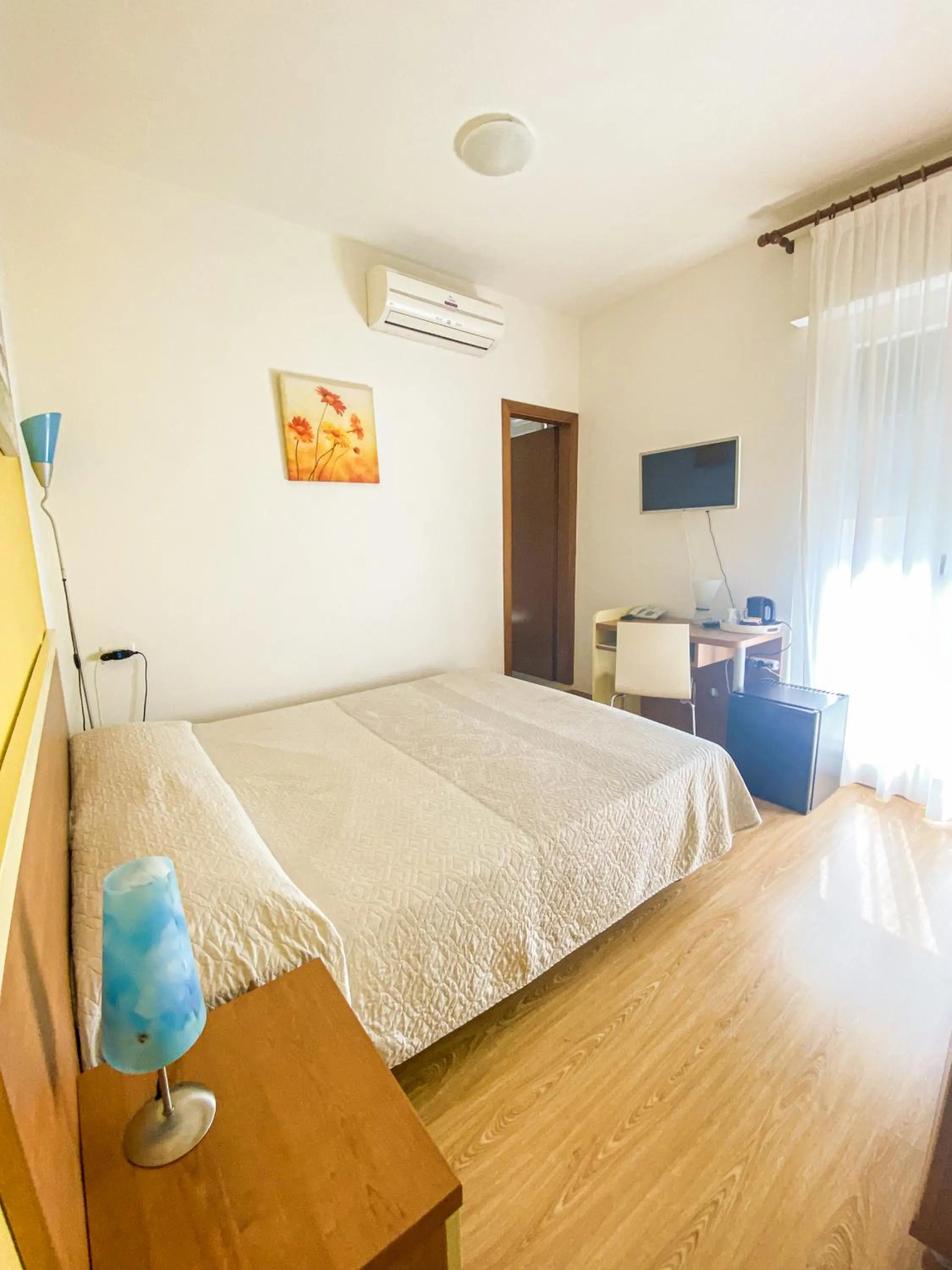 Photo of the whole room, Bed in Hotel Alpino