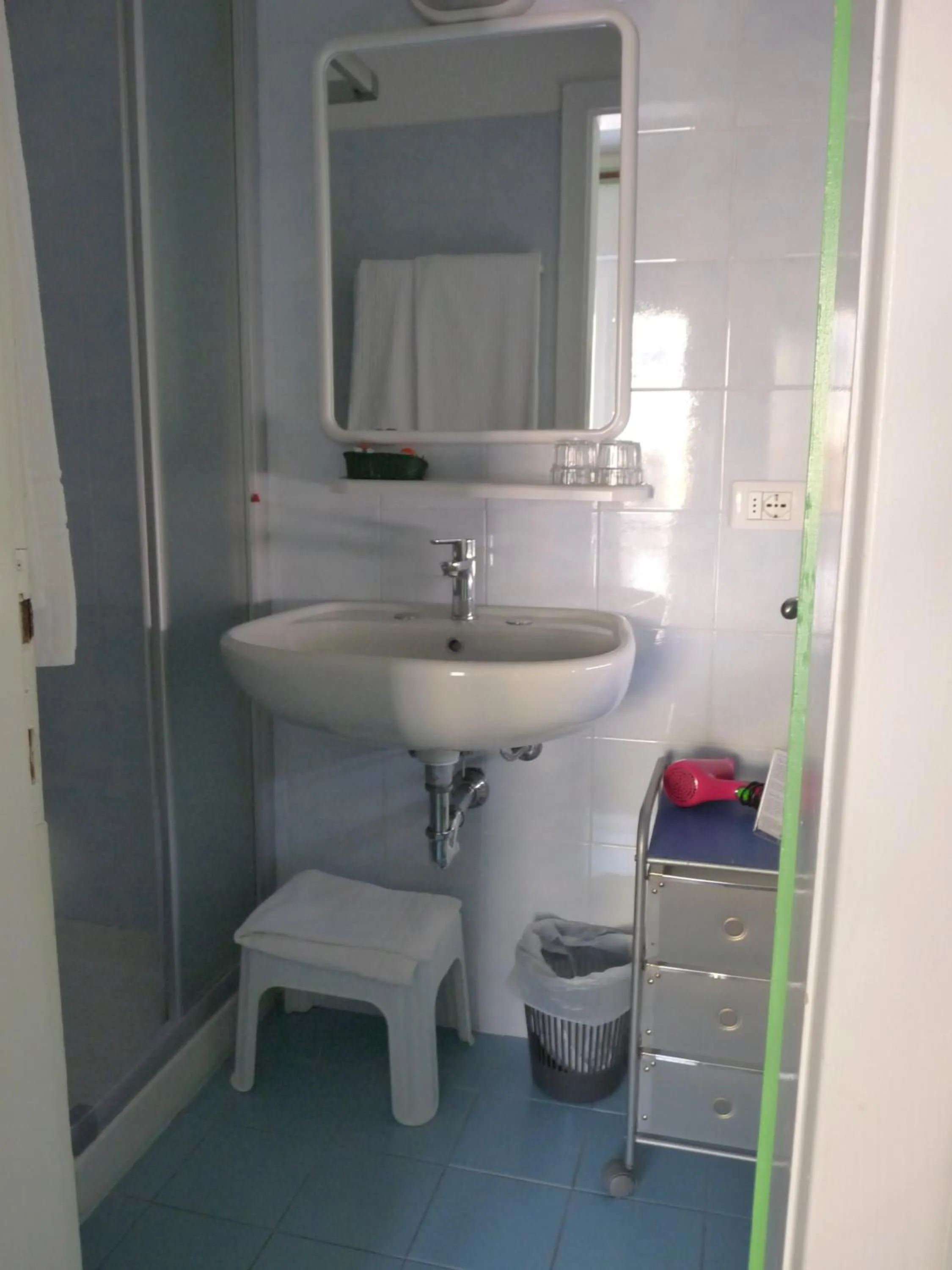 Bathroom in Hotel Alpino