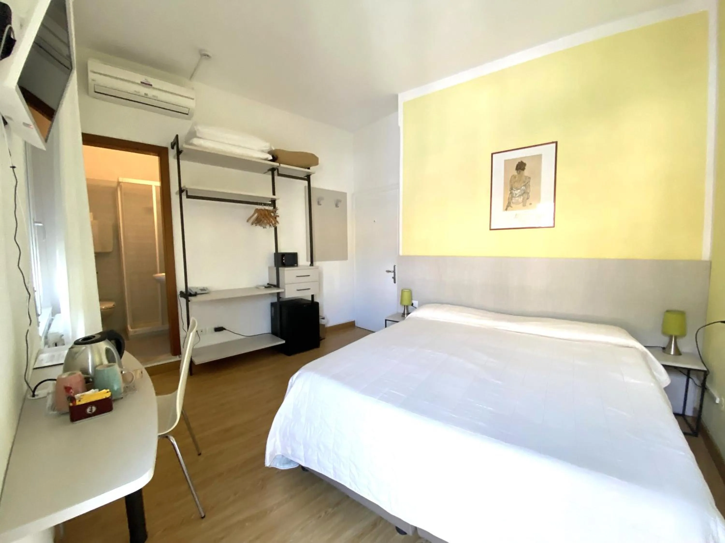 Photo of the whole room, Bed in Hotel Alpino