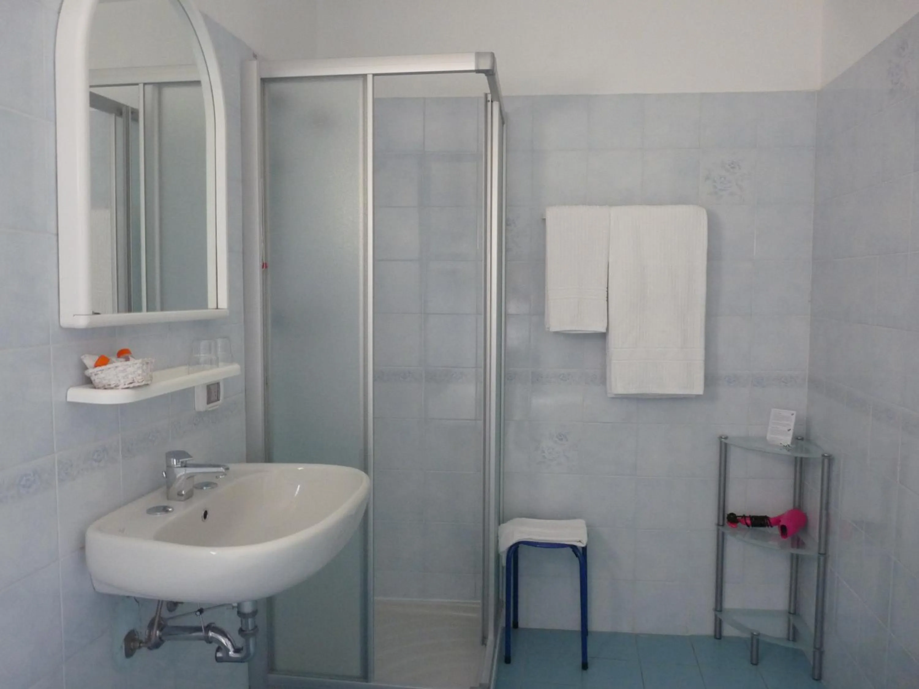 Bathroom in Hotel Alpino