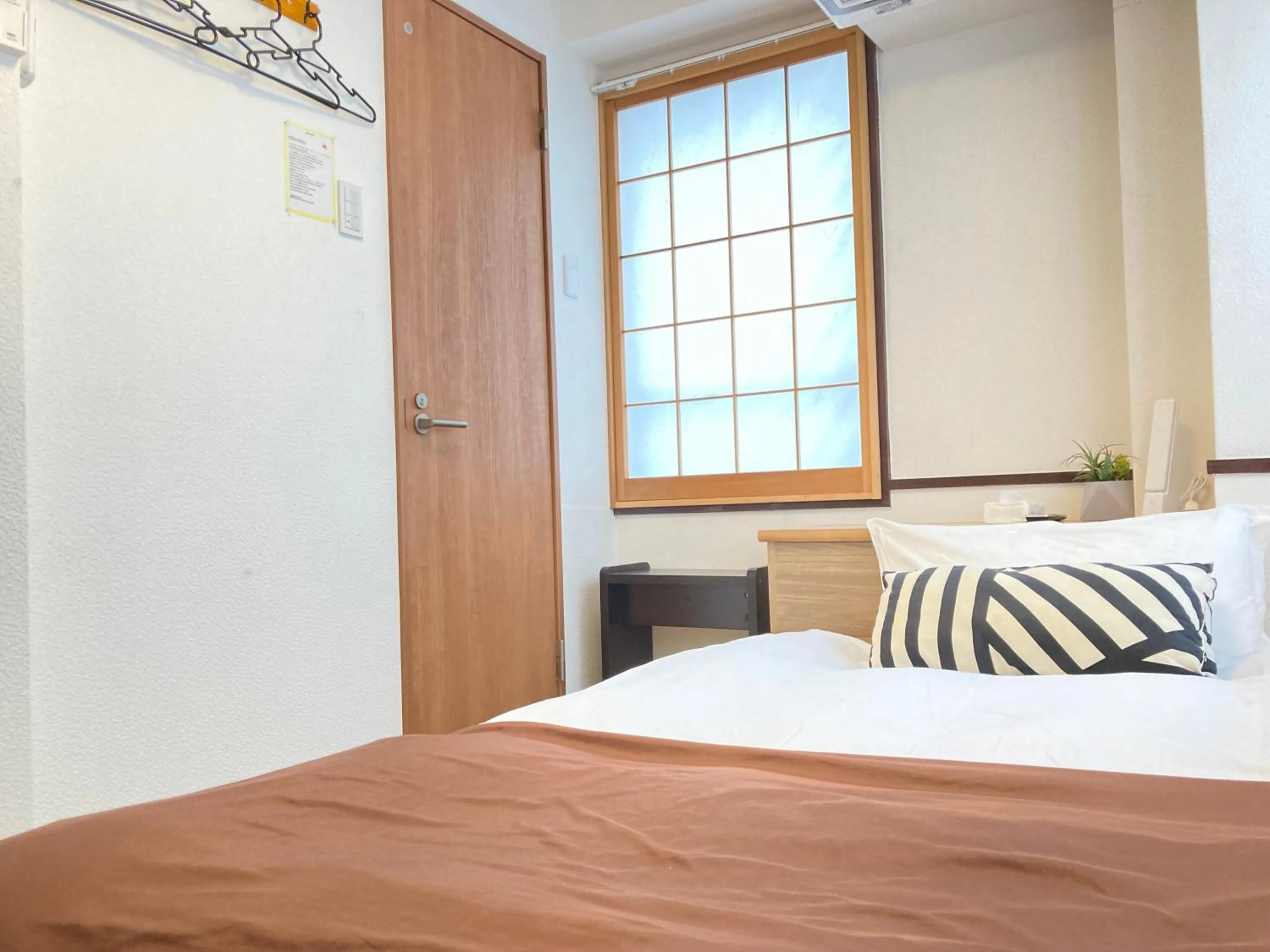 Bed in KEYHOTEL-5minutes for walk to Akihabara Electric Town