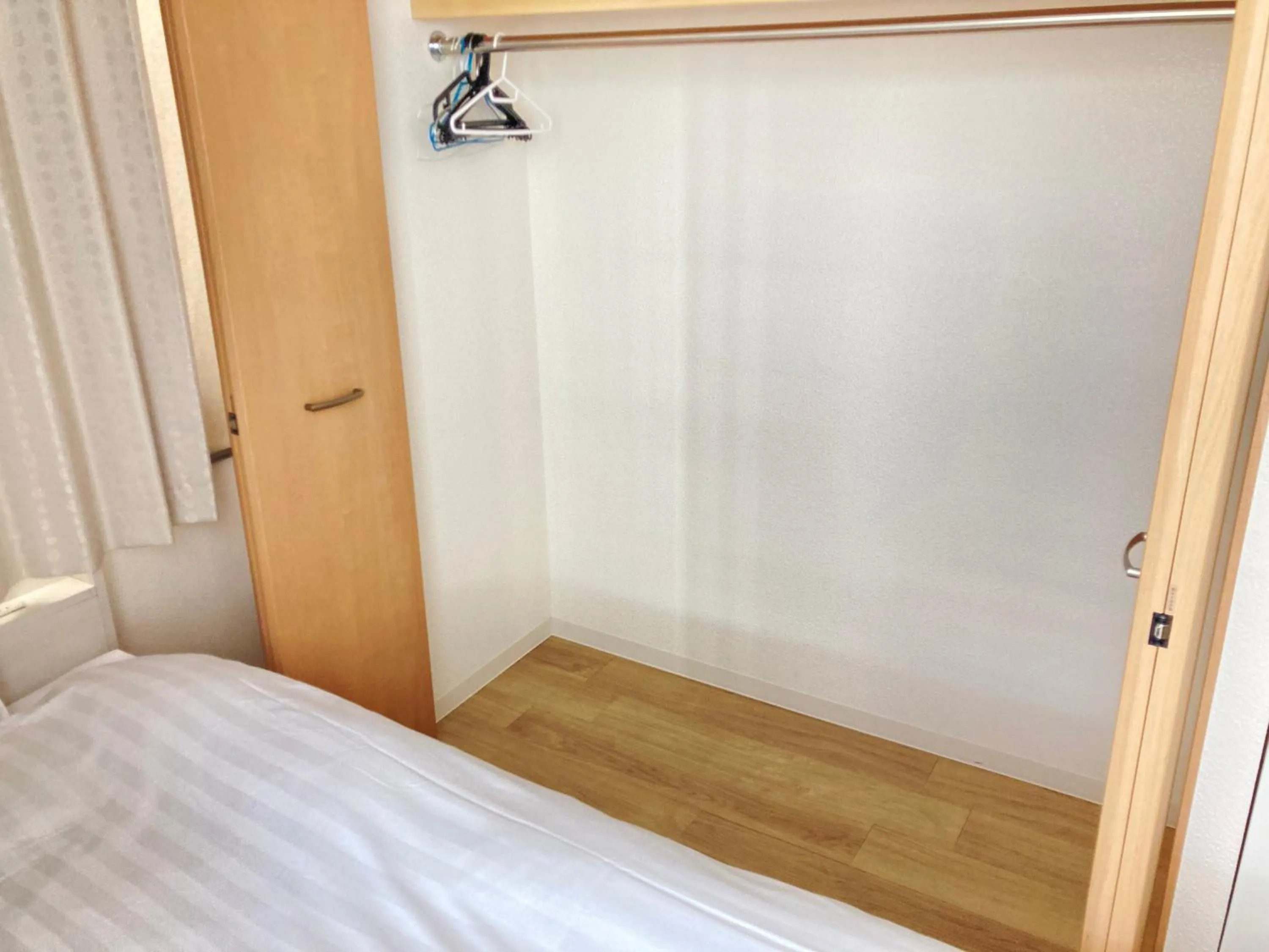 Bed in KEYHOTEL-5minutes for walk to Akihabara Electric Town