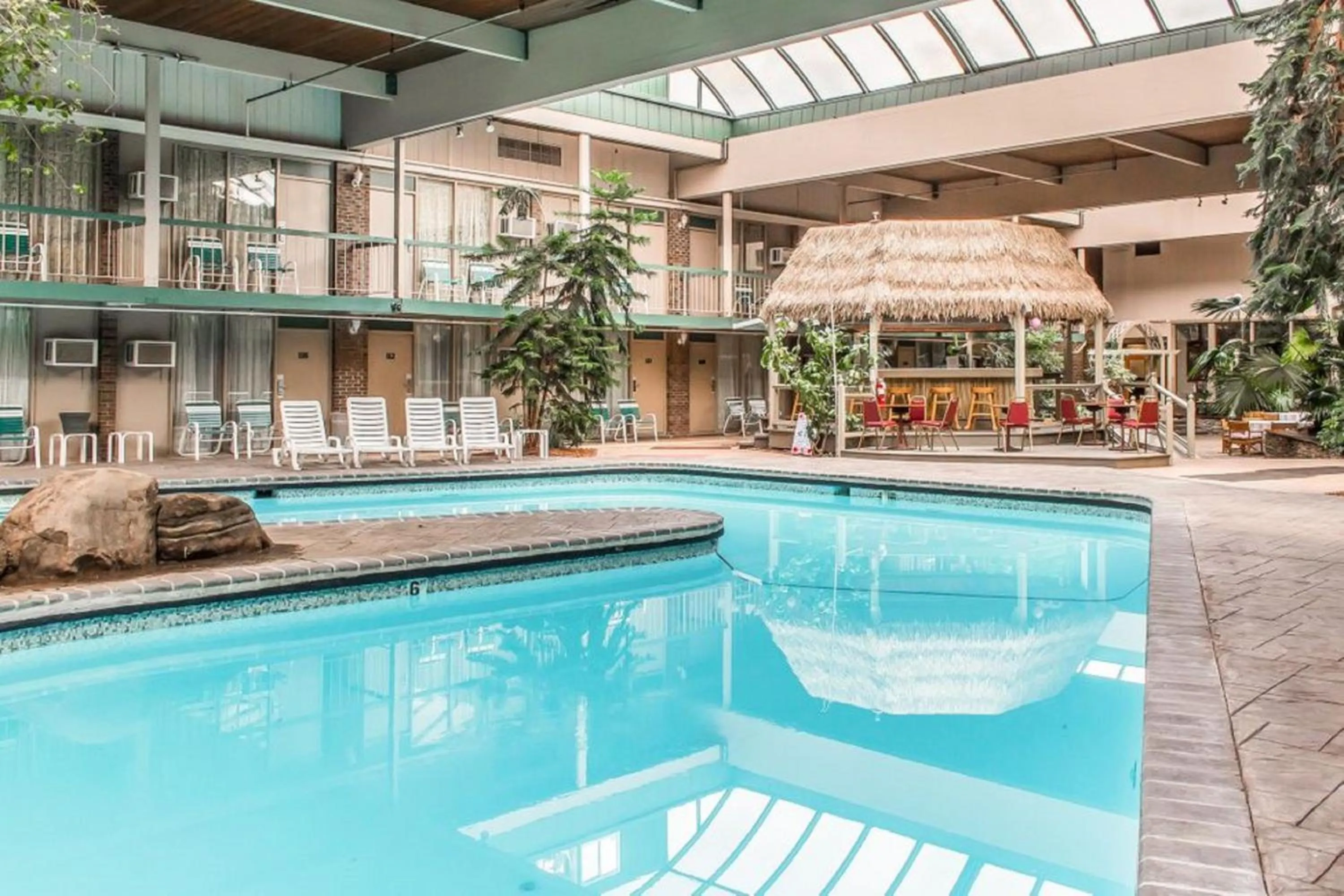 Swimming pool in FairBridge Inn & Suites Poconos