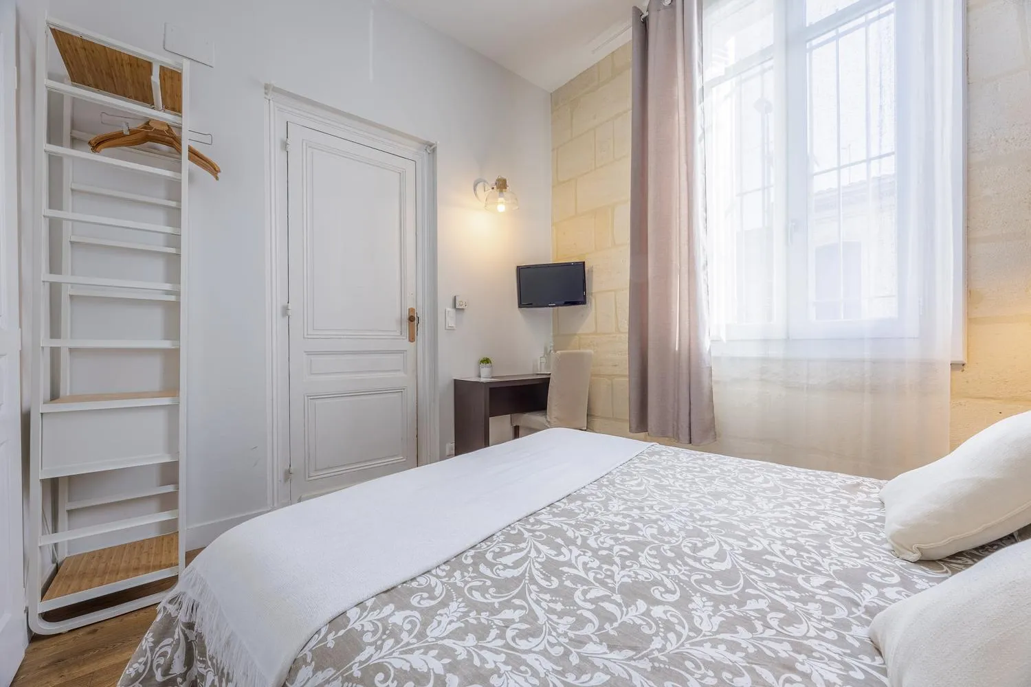 Bedroom, Bed in B&B La Halte Montaigne