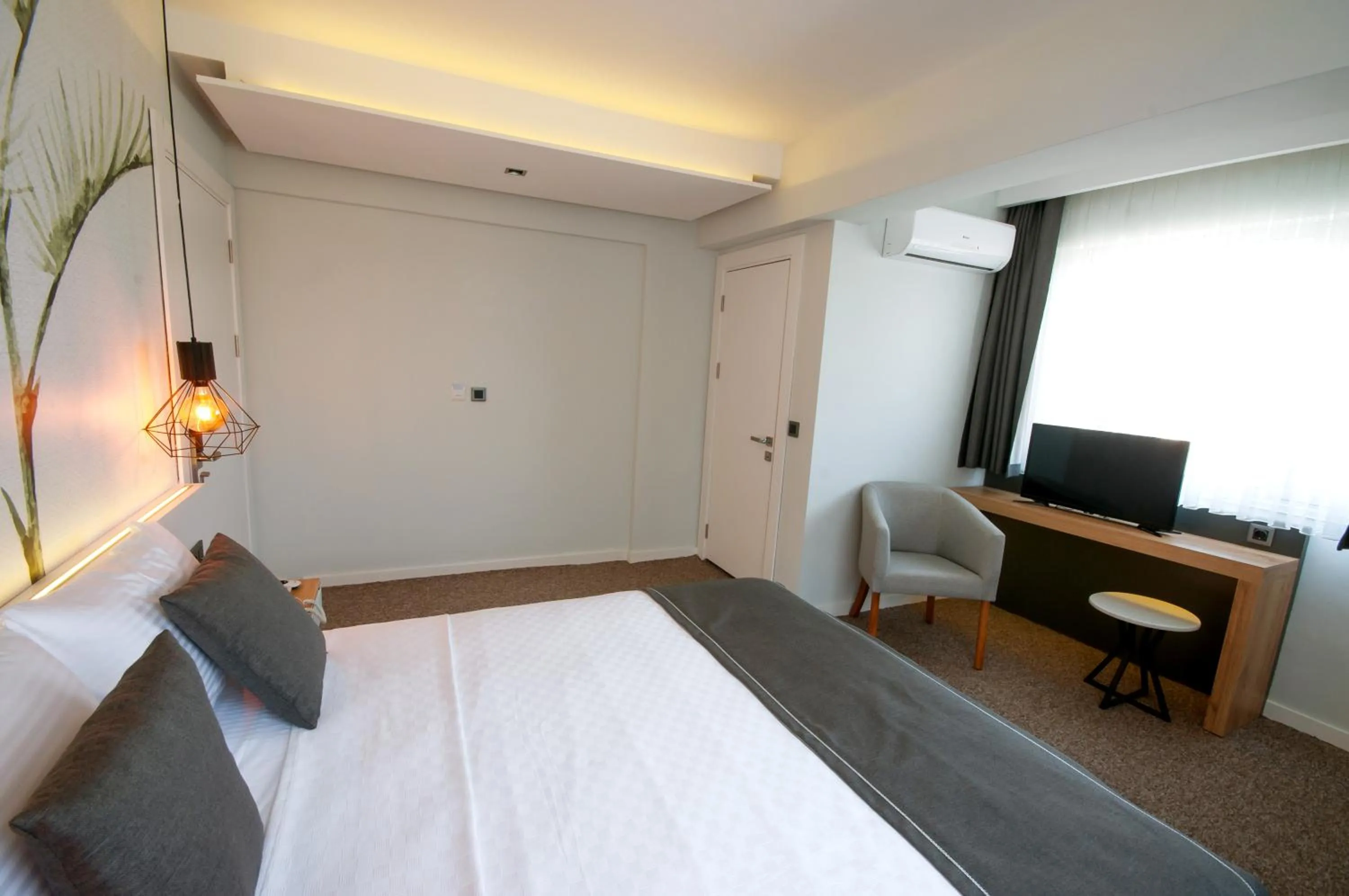 Photo of the whole room in Luis Otel