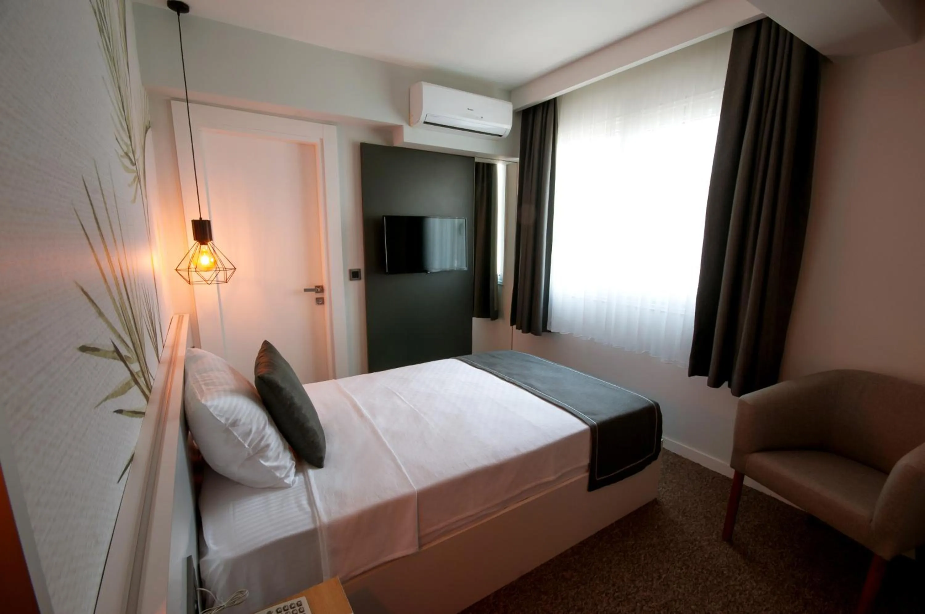 TV and multimedia in Luis Otel