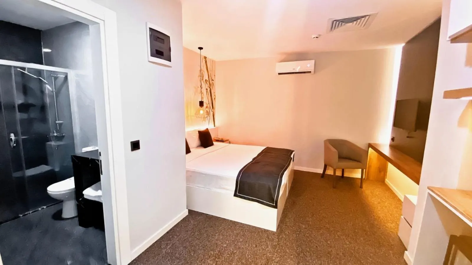 Photo of the whole room in Luis Otel