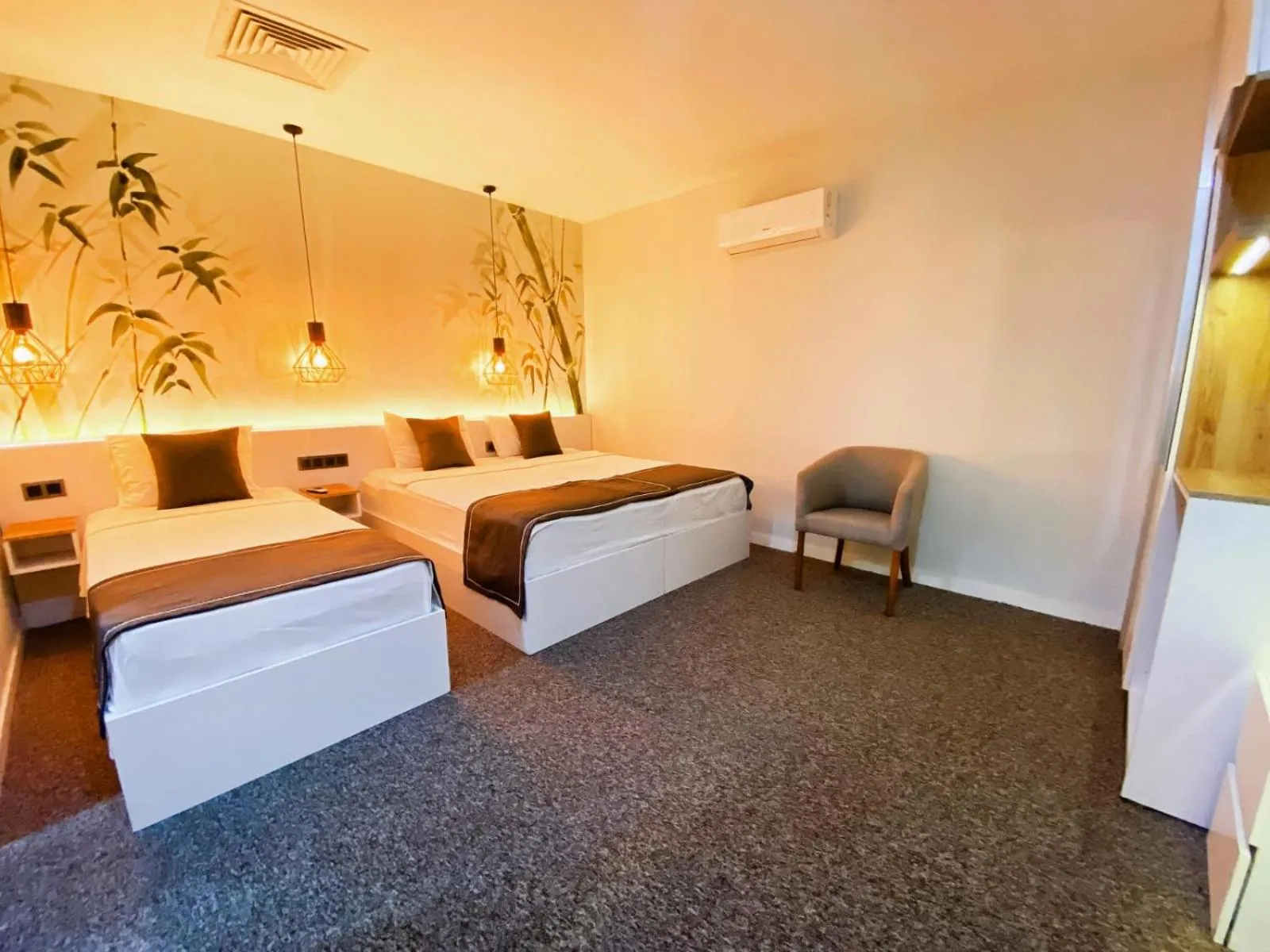 Photo of the whole room in Luis Otel