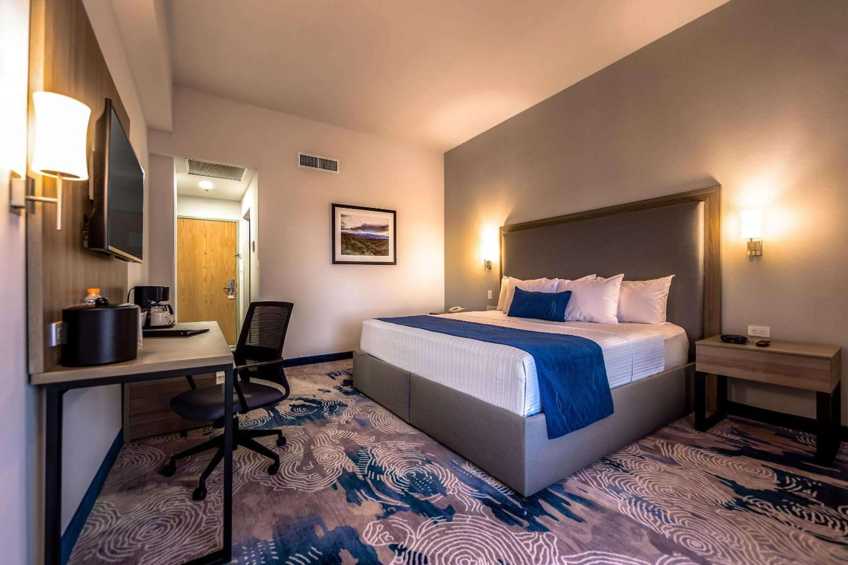Photo of the whole room, Bed in Comfort Inn Hermosillo Aeropuerto