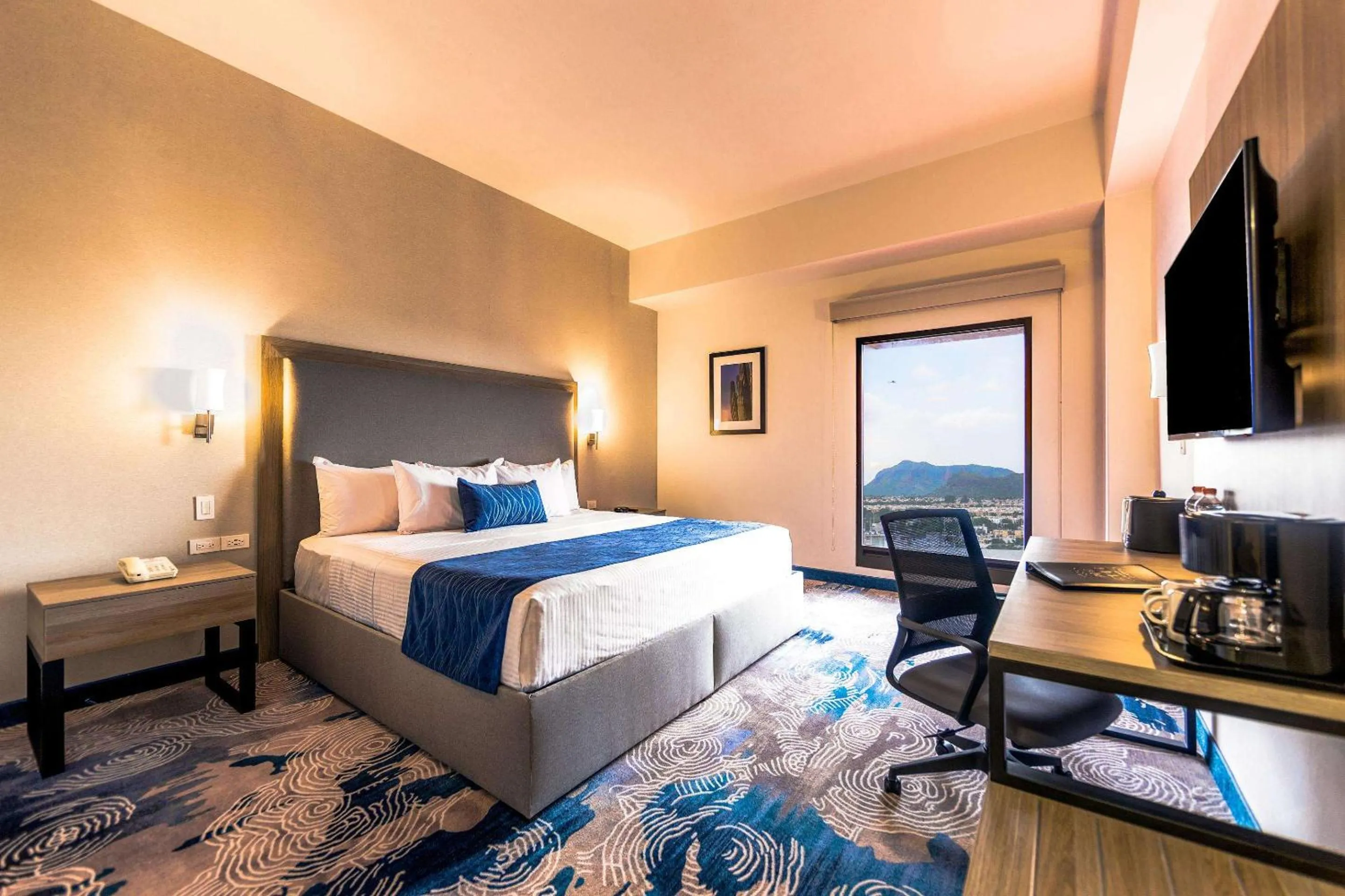 Photo of the whole room, Bed in Comfort Inn Hermosillo Aeropuerto