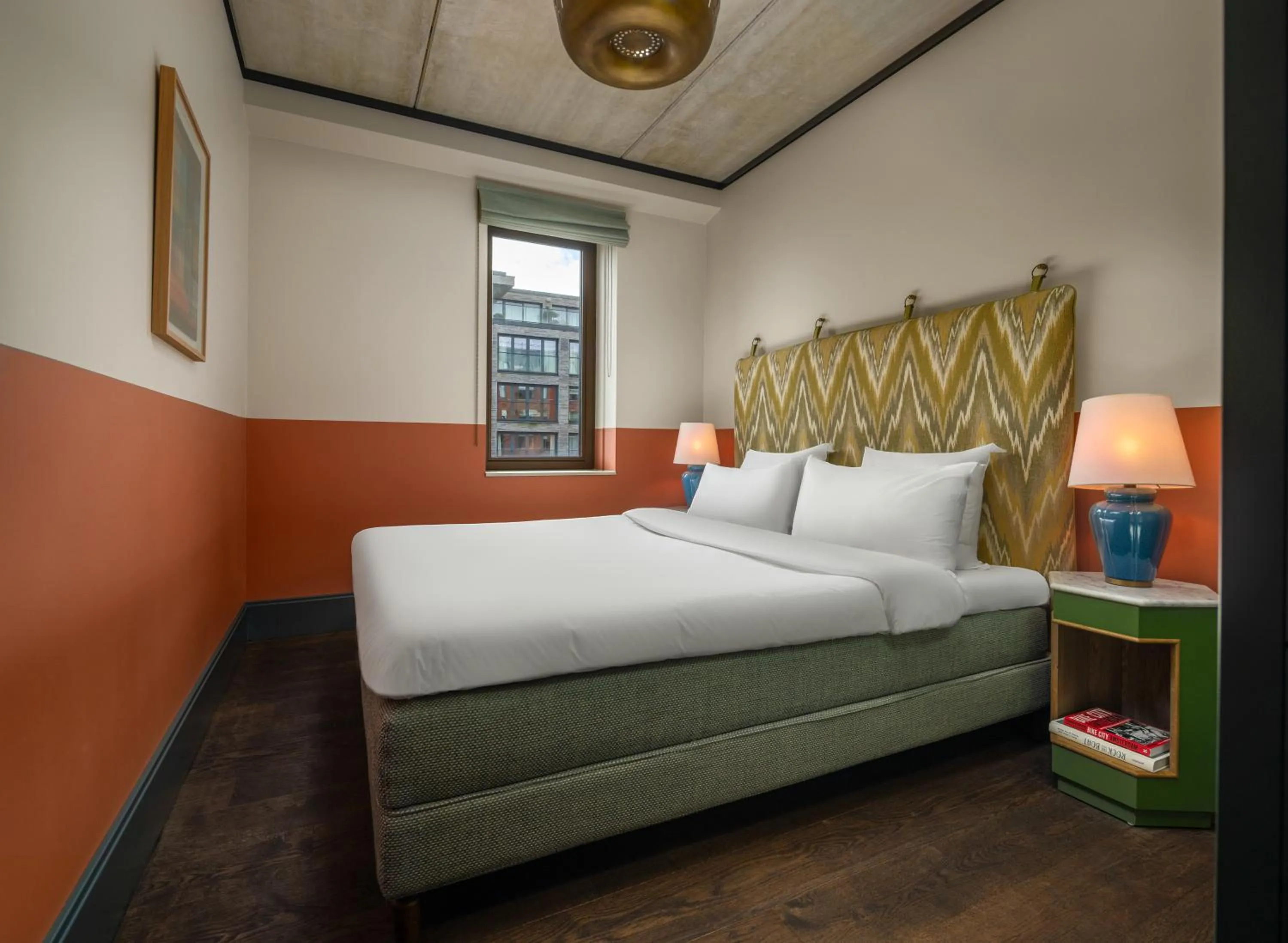 Bed in The July - Boat & Co