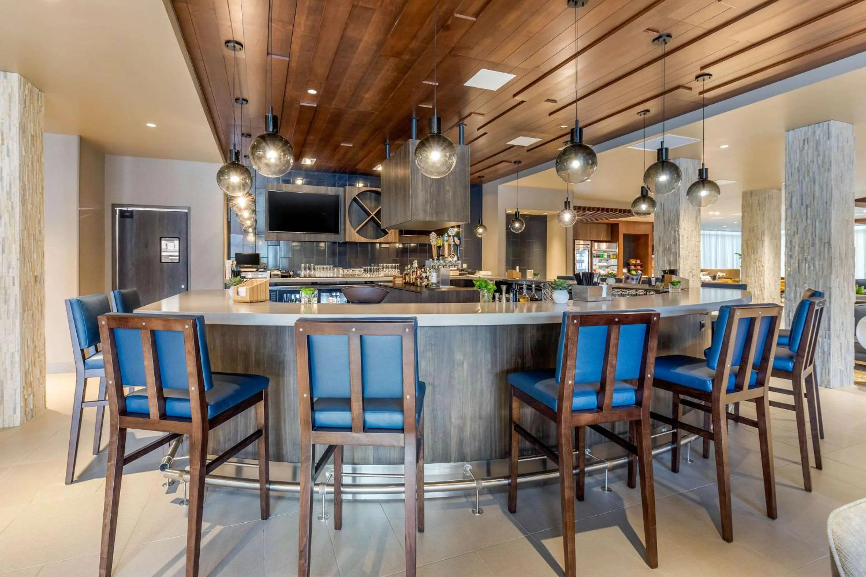 Restaurant/places to eat in Cambria Hotel Milwaukee Downtown