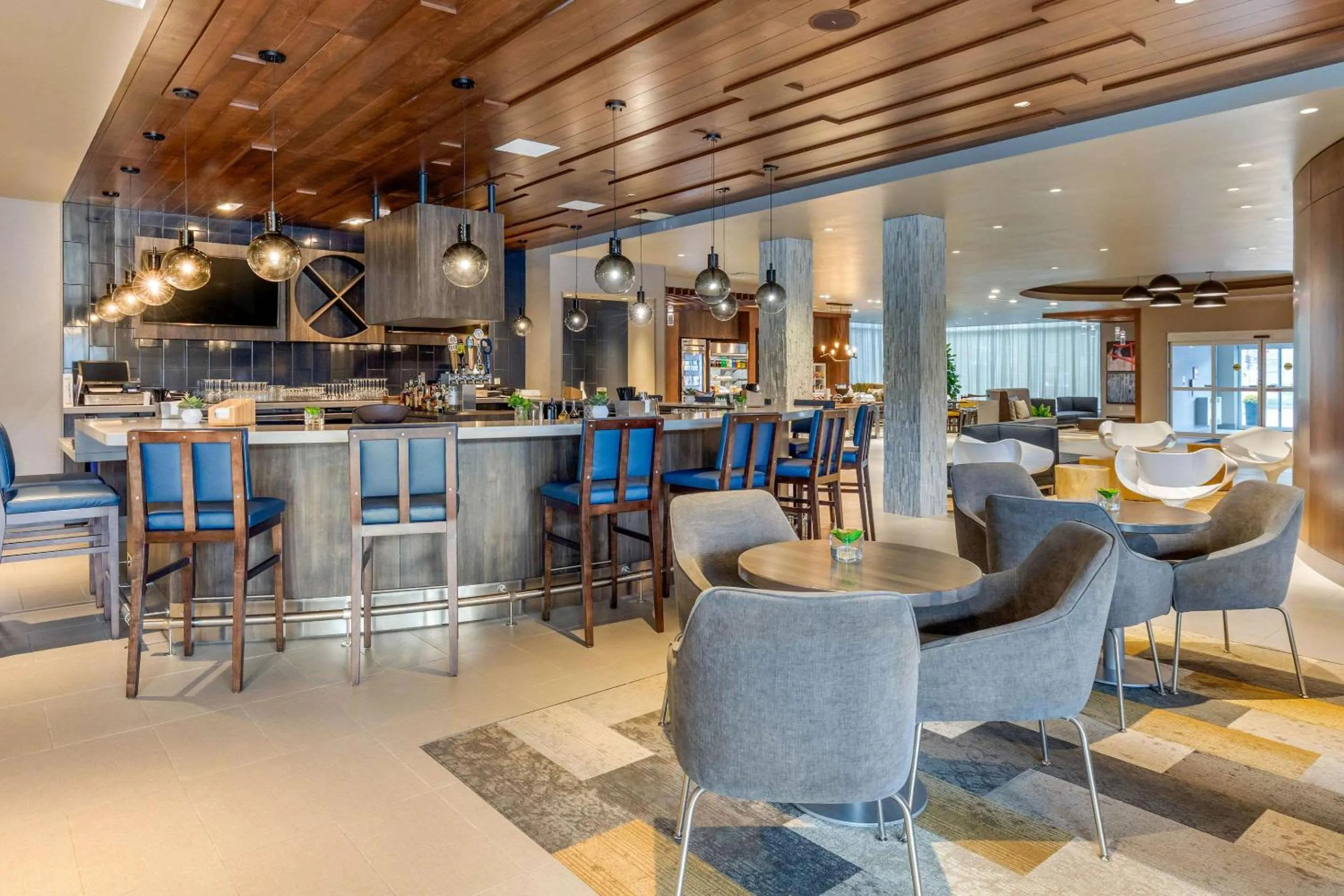 Restaurant/places to eat in Cambria Hotel Milwaukee Downtown