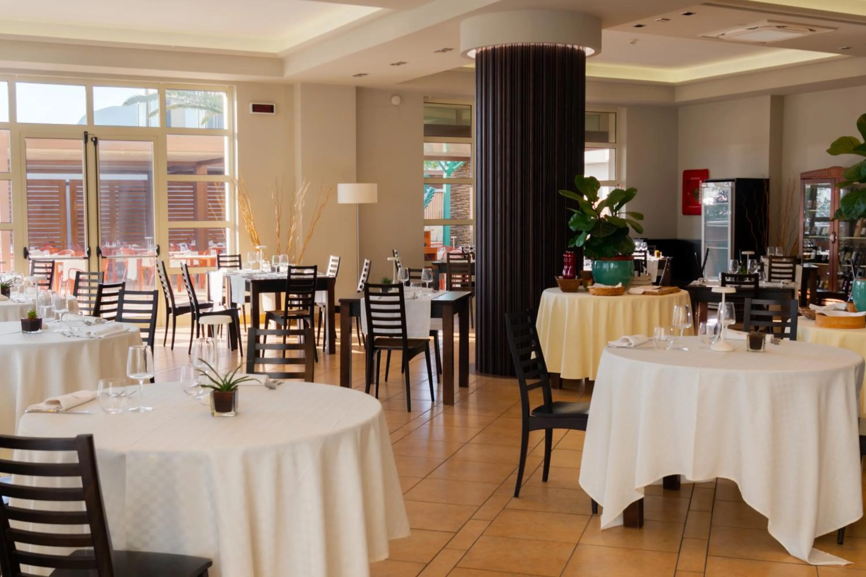 Restaurant/places to eat in Hotel Garden