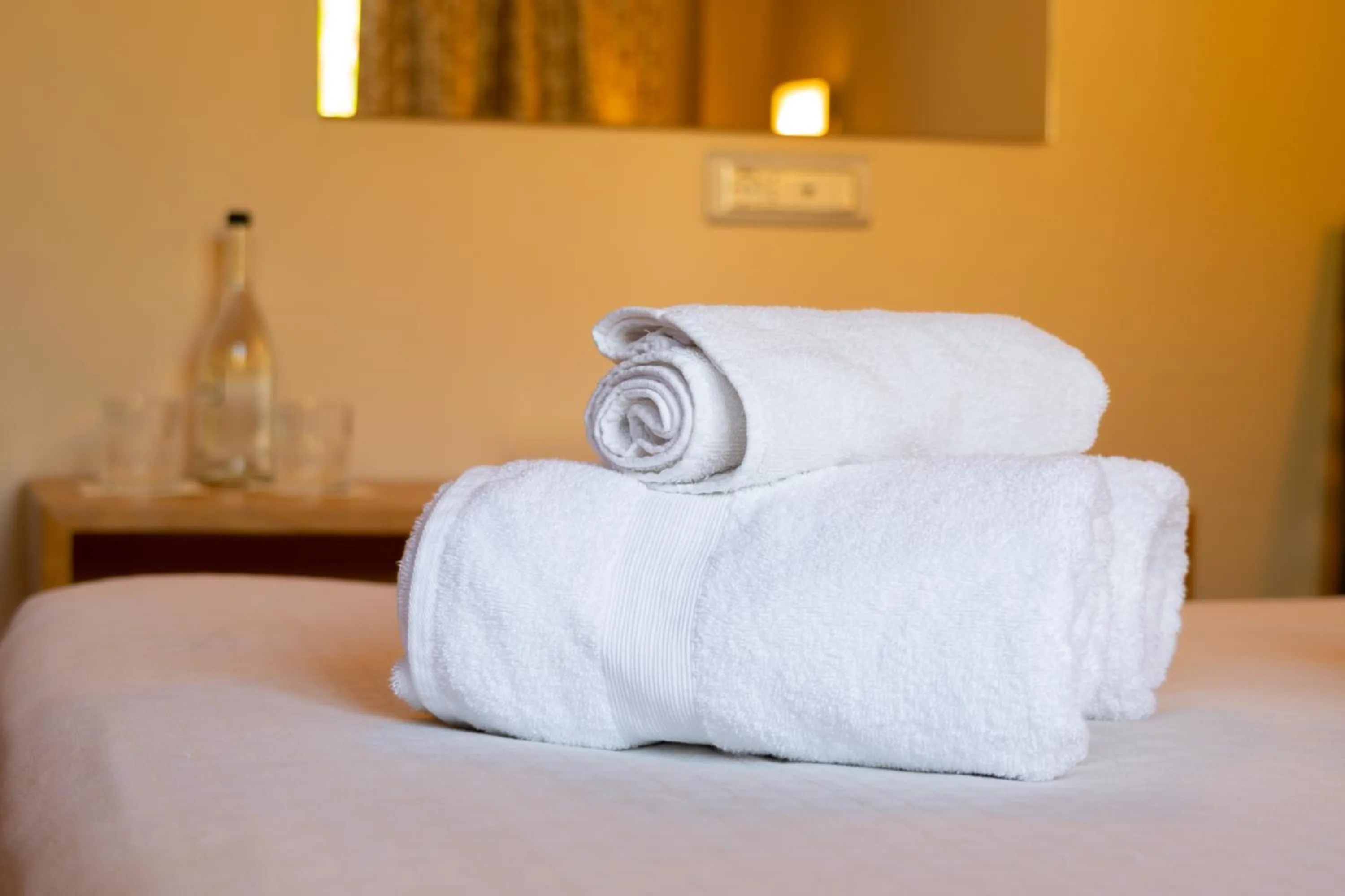 Bedroom, Bed in Hotel Garden