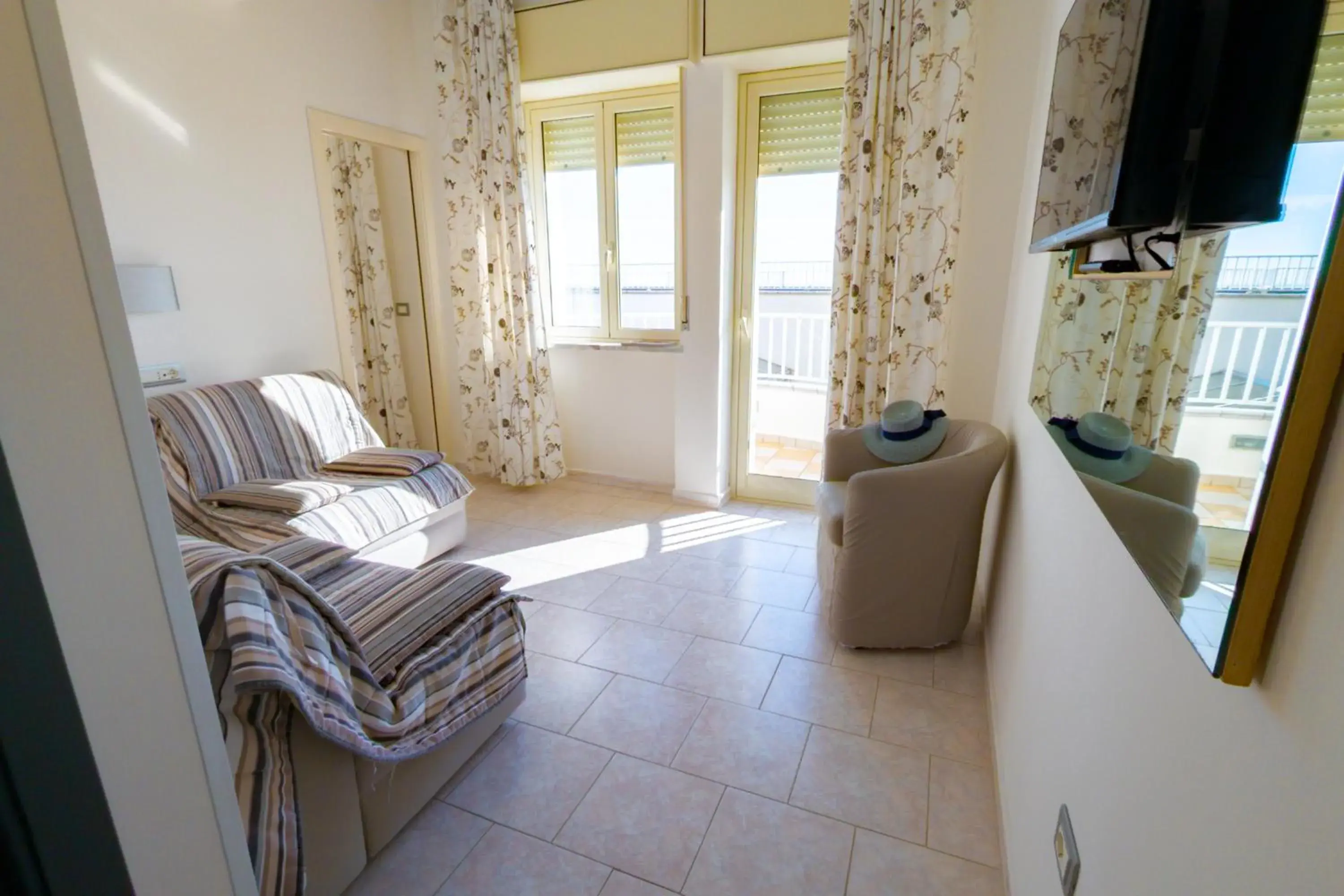 Family Two-Bedroom Suite in Hotel Garden Family Two-Bedroom Suite in Hotel Garden