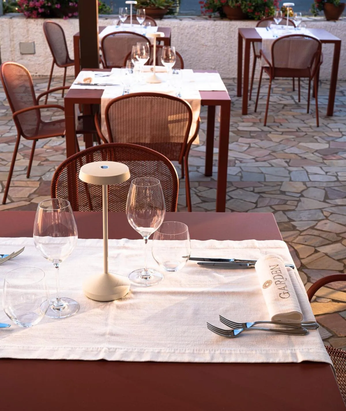 Restaurant/places to eat in Hotel Garden