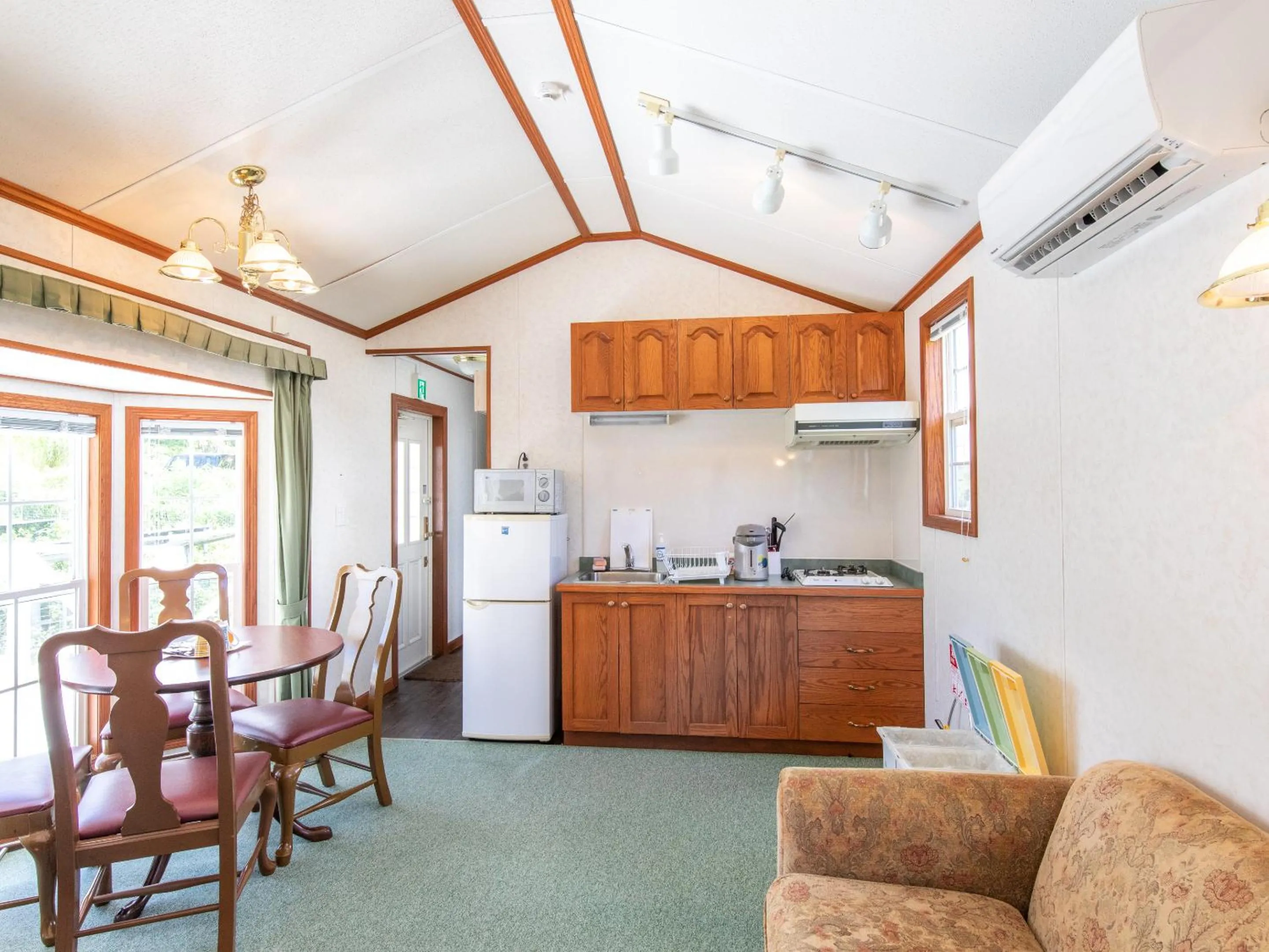 Dining area in コテージスターハウス今帰仁