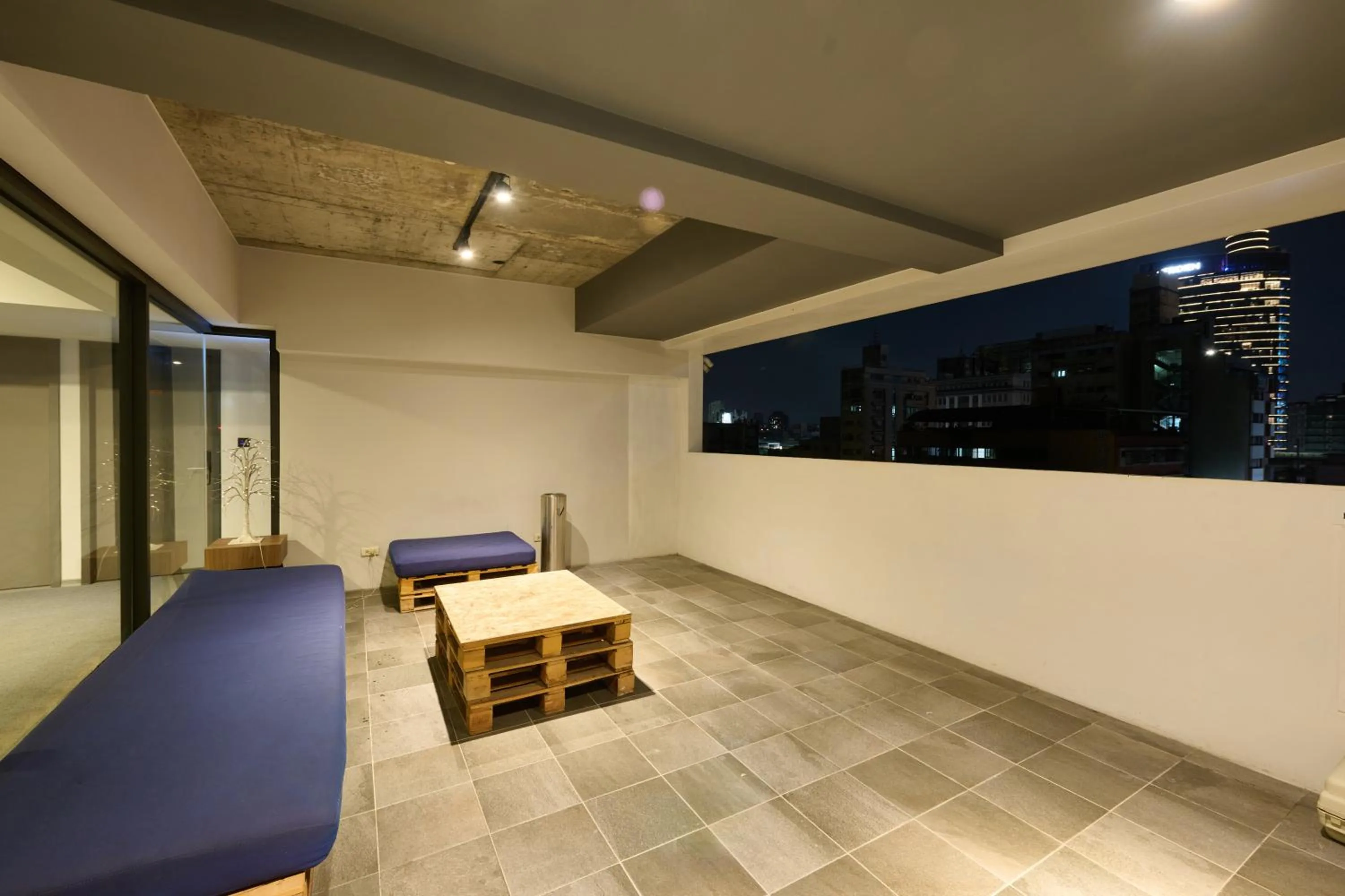 Patio in Doudian DDiNN Hotel