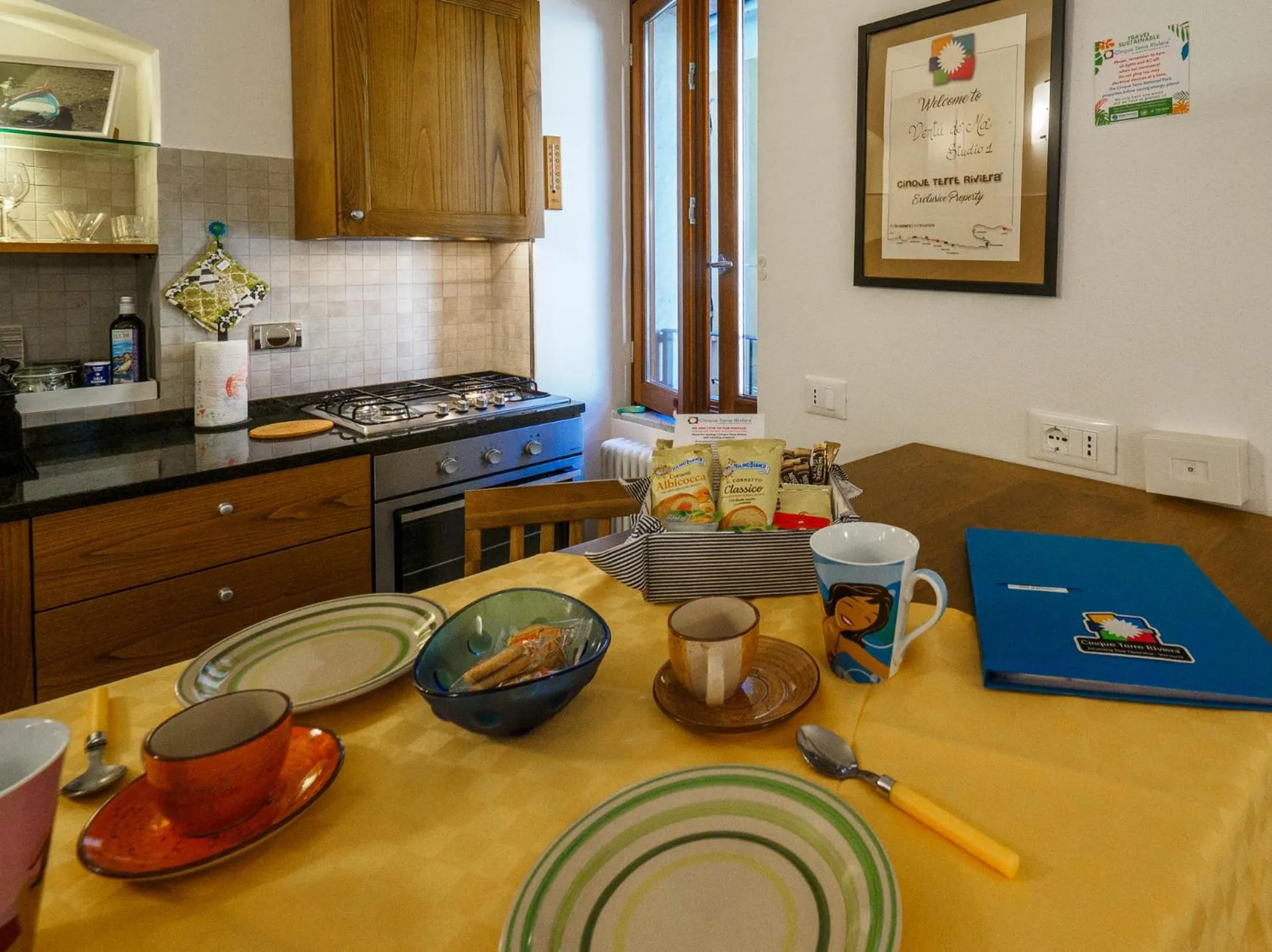 Kitchen or kitchenette in Ventu de Ma Studios & Rooms