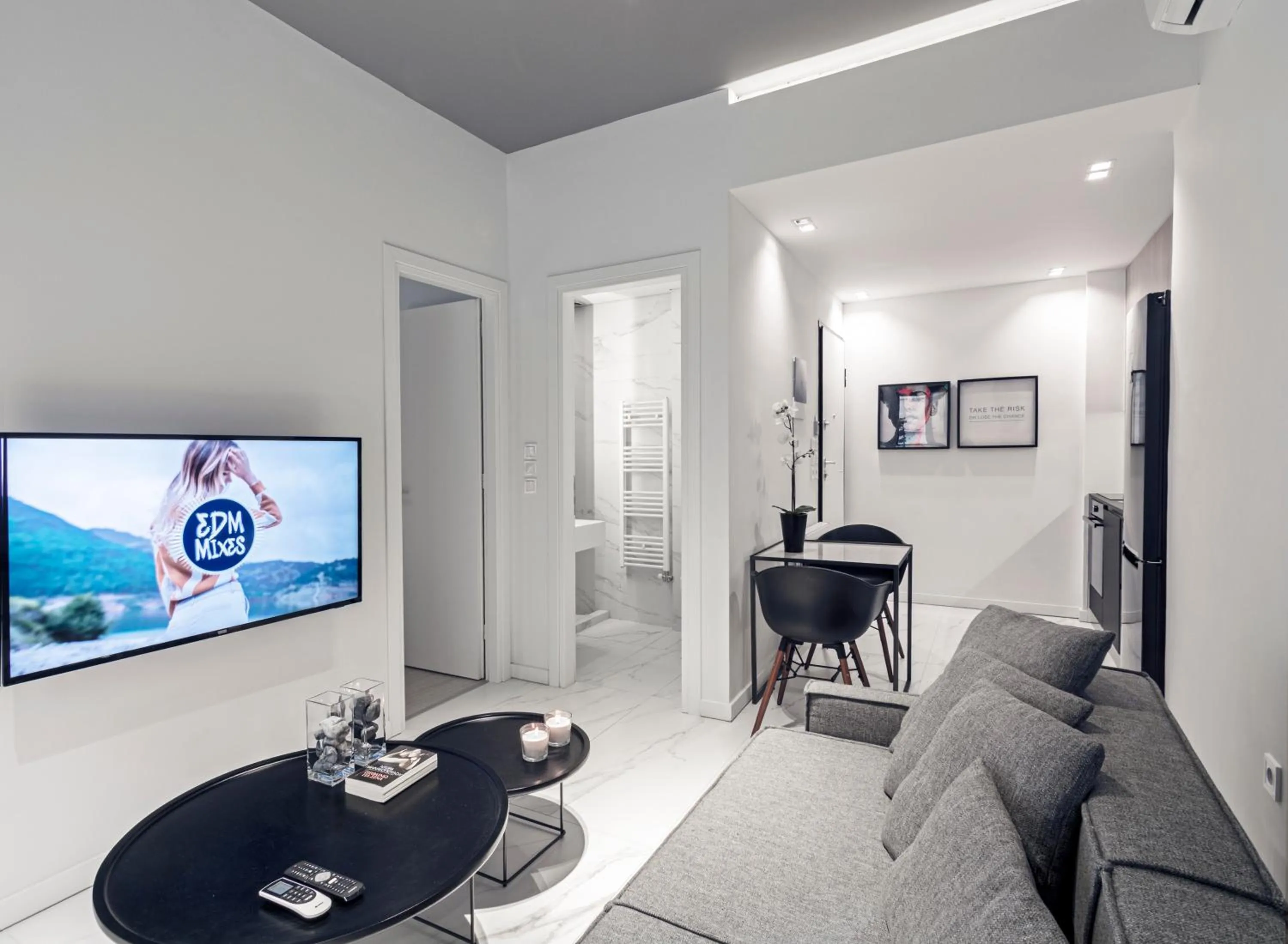 TV and multimedia in Heritage Boutique Apartments