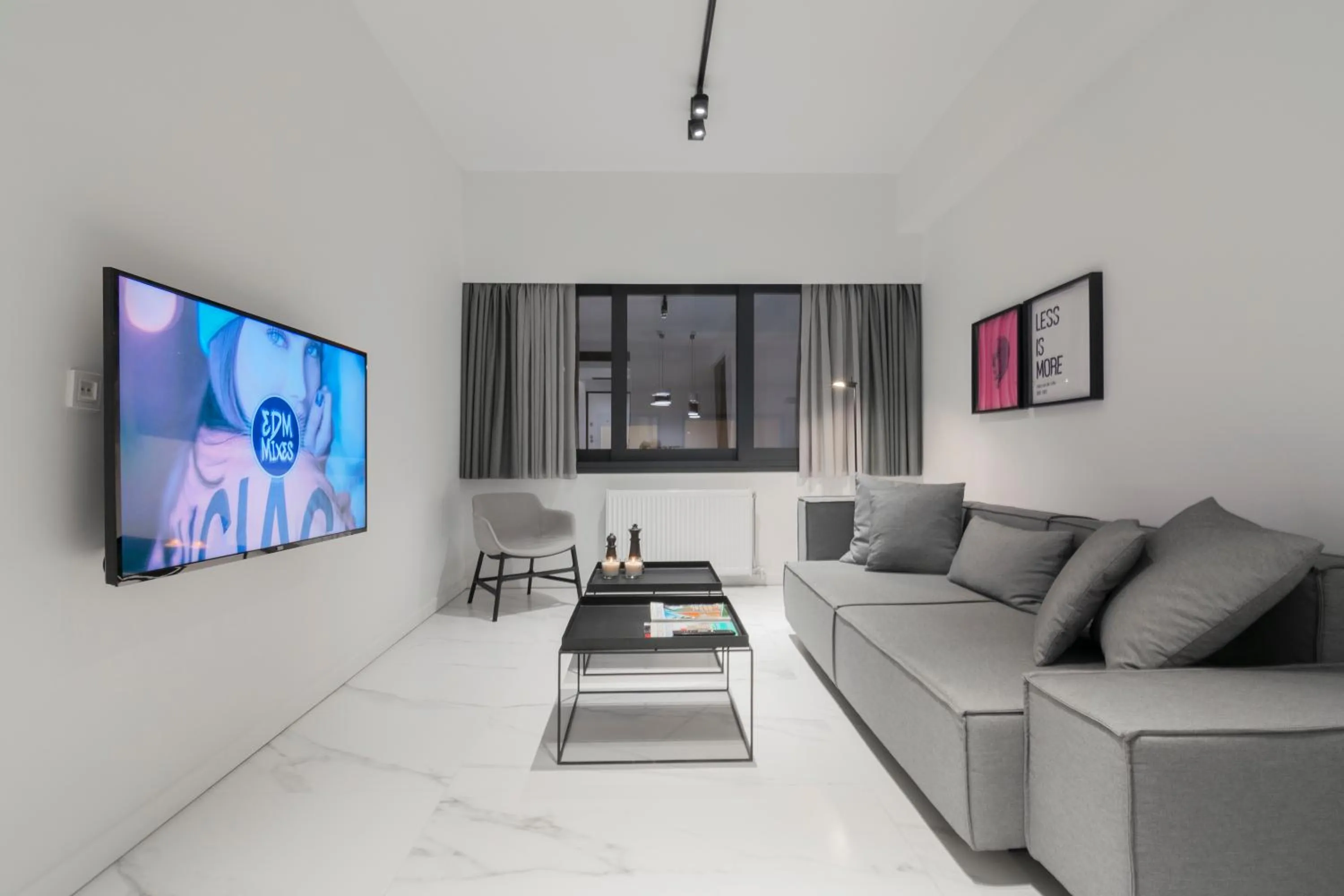 TV and multimedia in Heritage Boutique Apartments