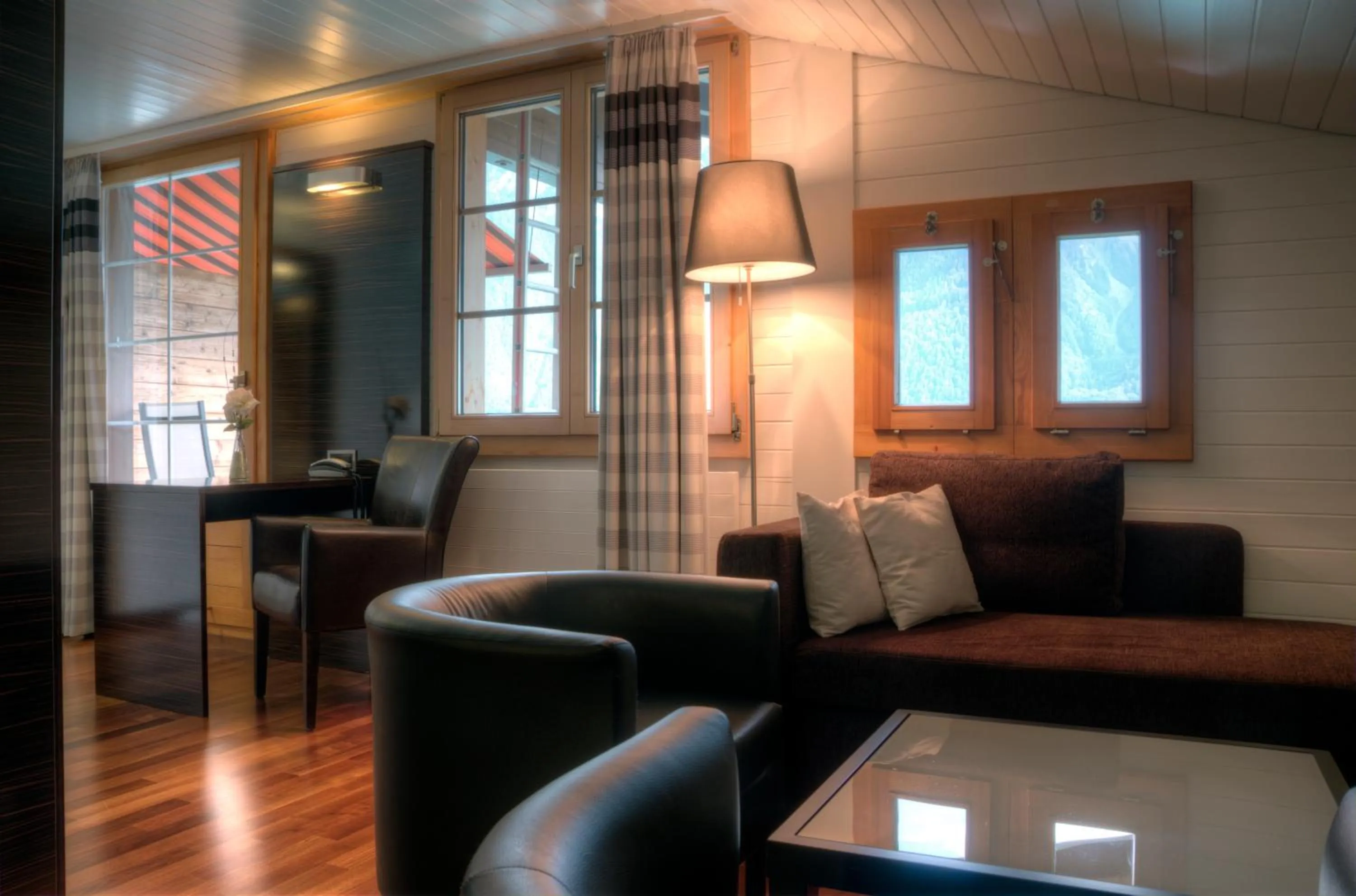 Seating area in Hotel Brienzersee