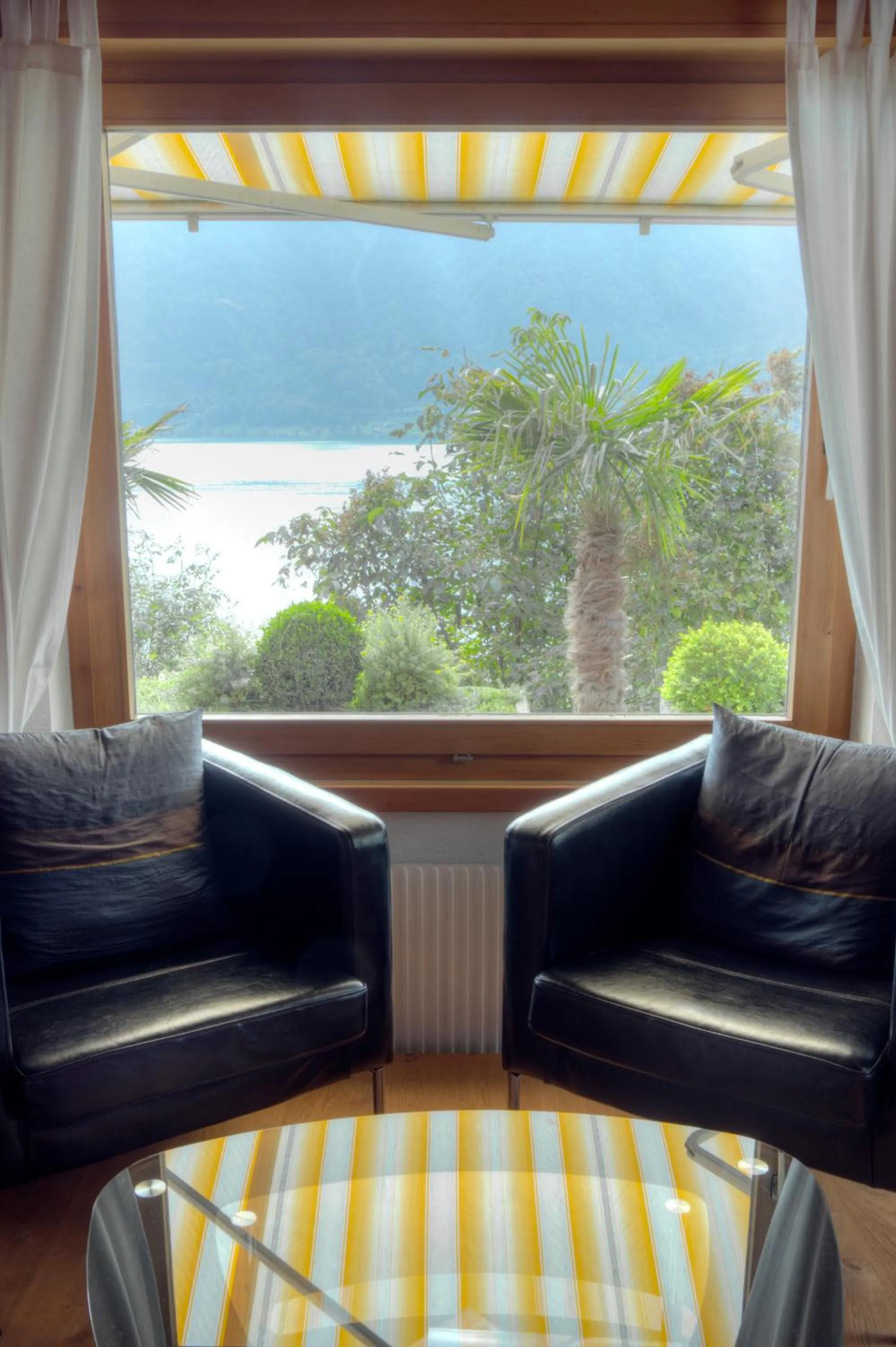 Lounge or bar in Hotel Brienzersee