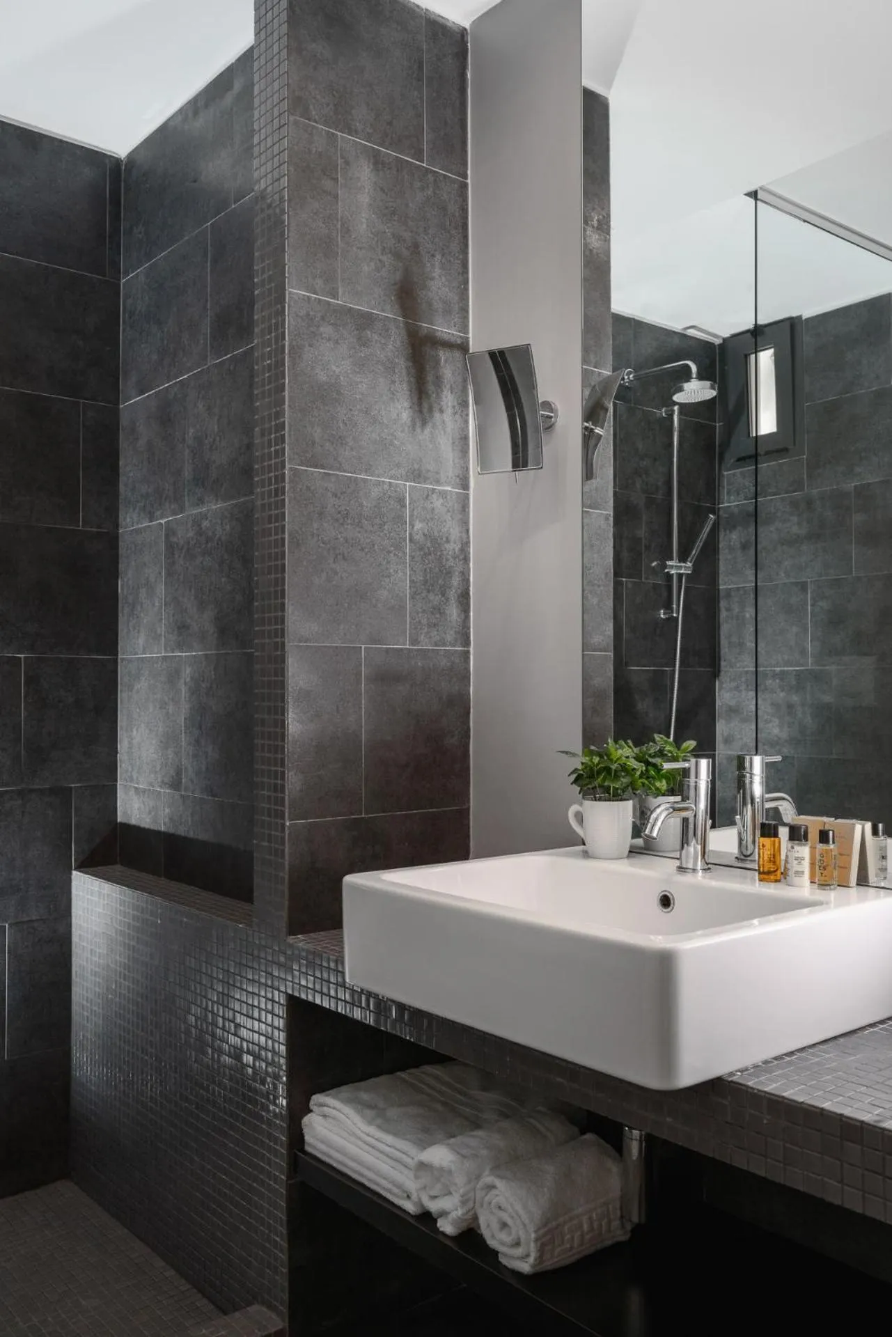 Bathroom in Hotel Ines