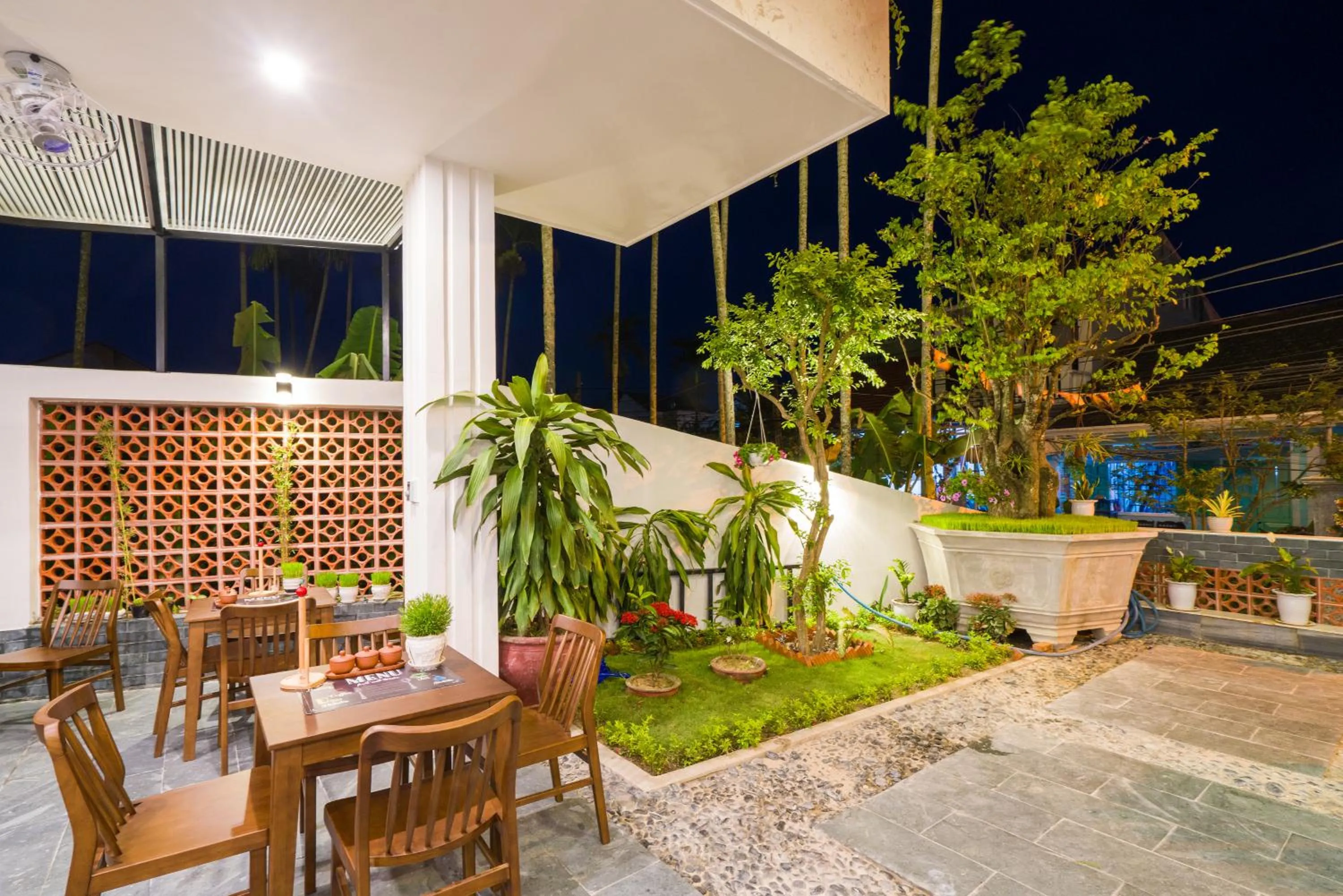 Restaurant/places to eat in Hoi An Grace River Villa