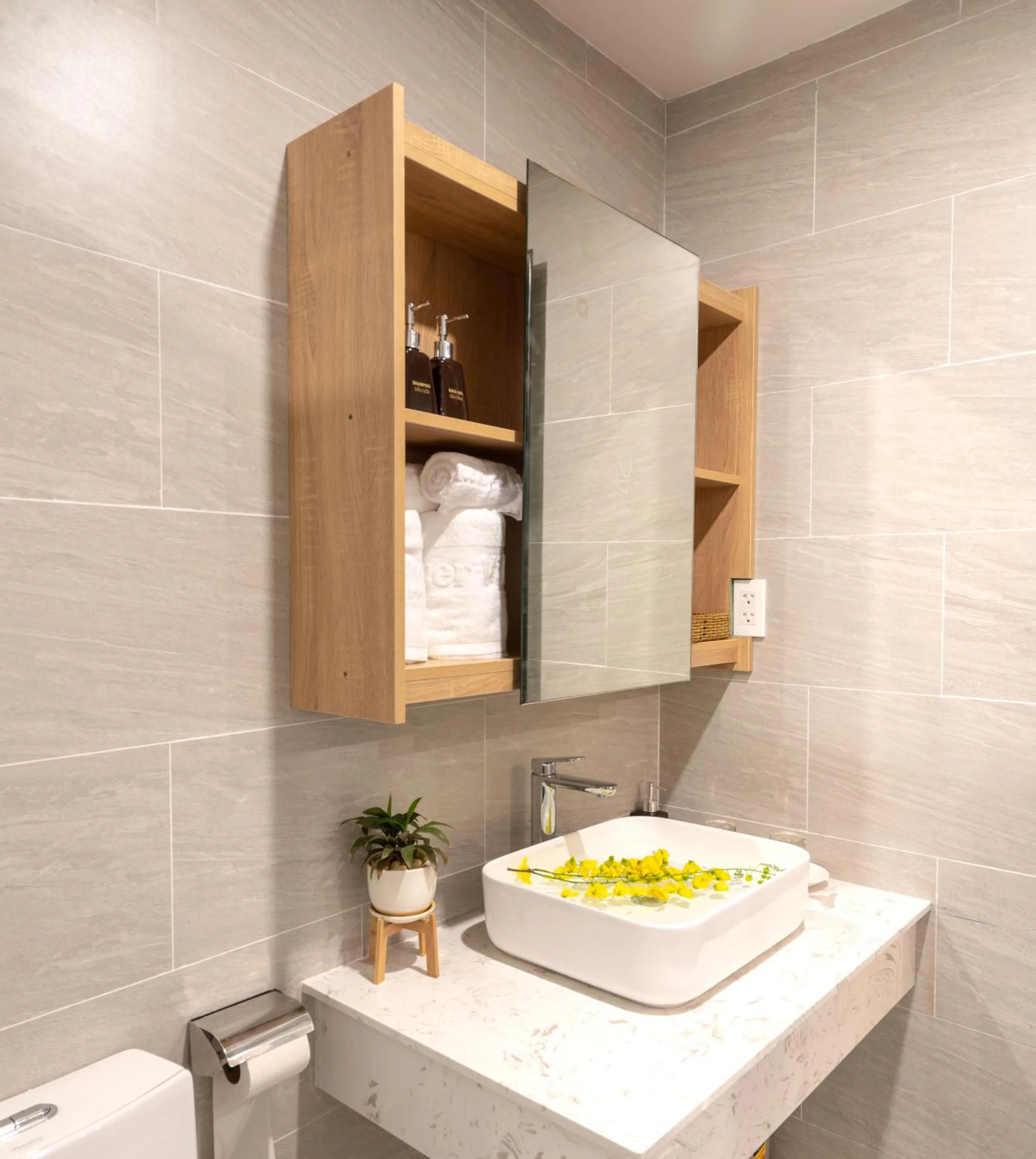 Bathroom in Hoi An Grace River Villa