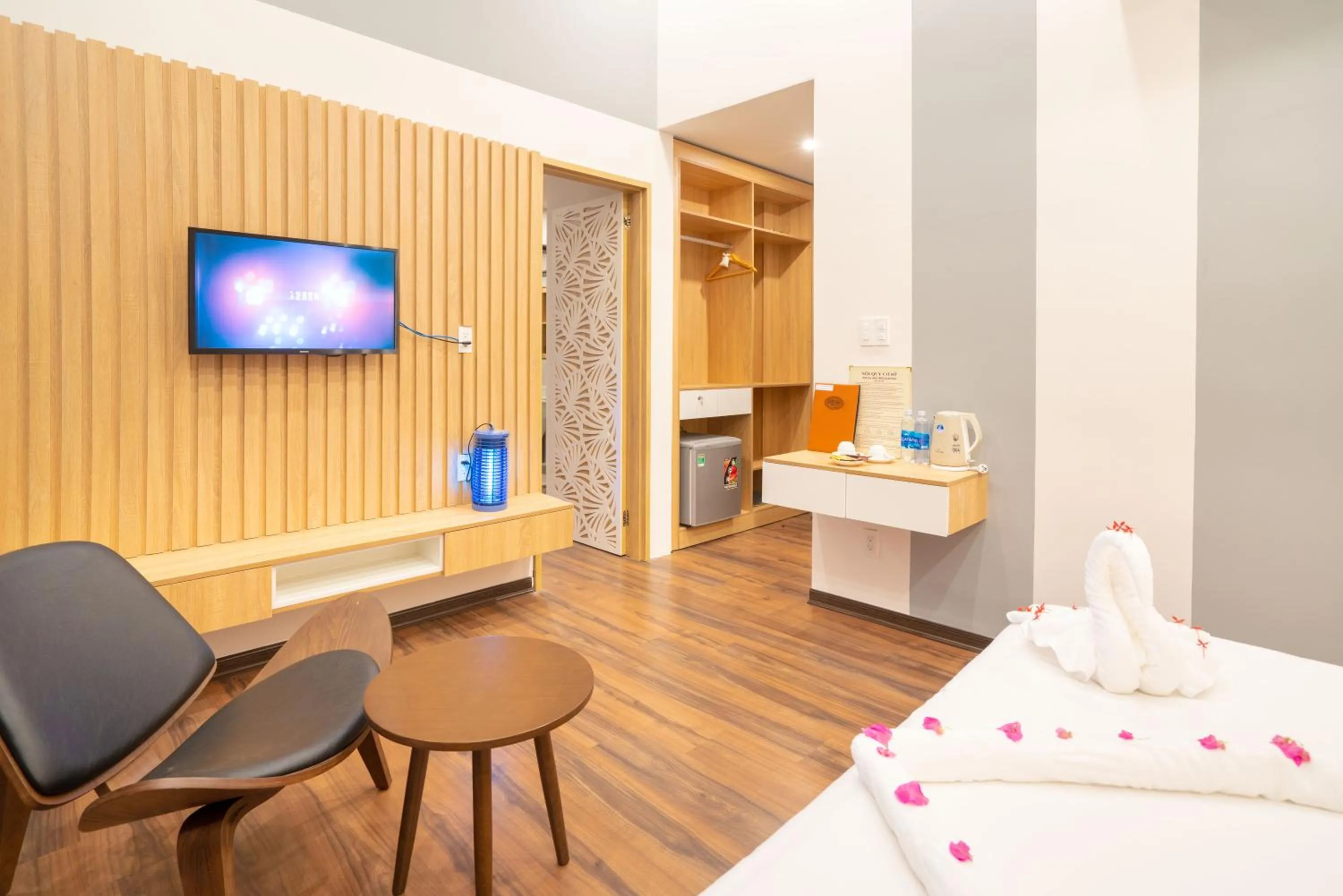 TV and multimedia, Bed in Hoi An Grace River Villa