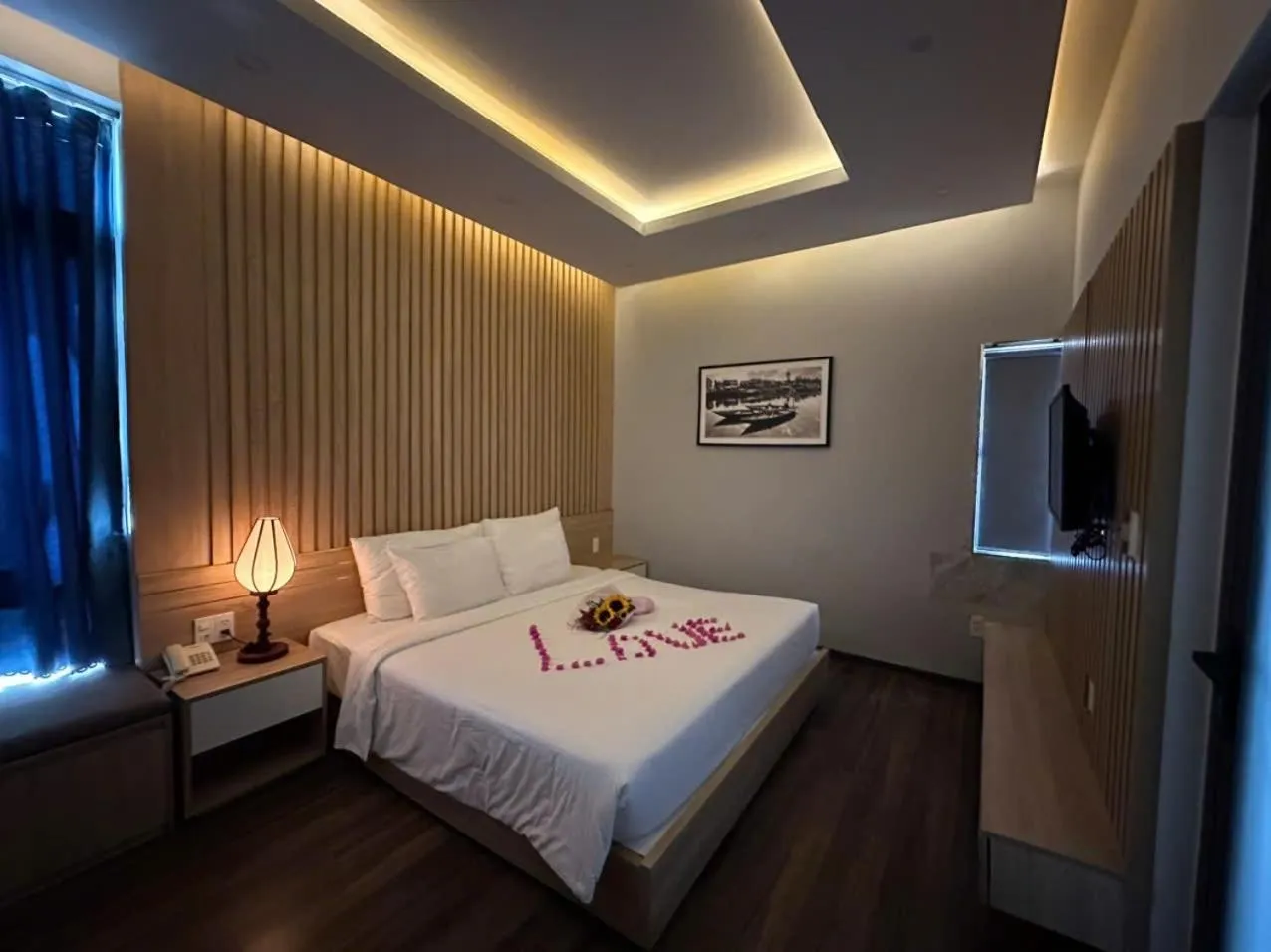 Bed in Hoi An Grace River Villa