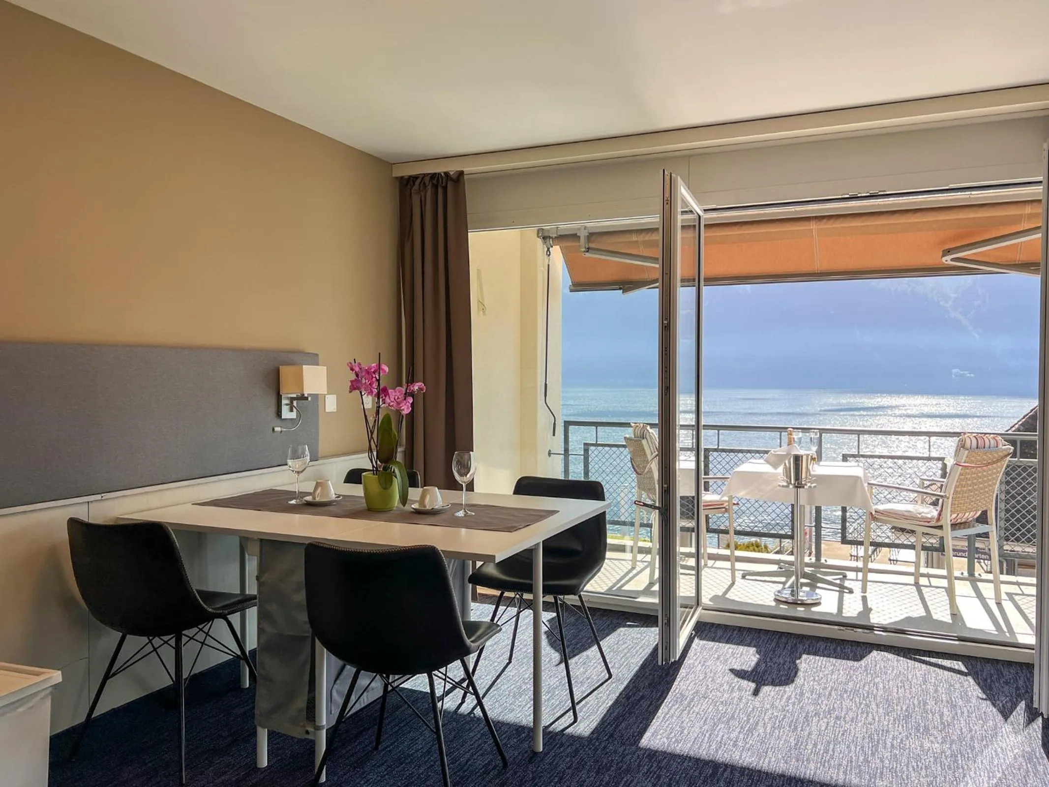 Dining area in Seehotel Riviera at Lake Lucerne