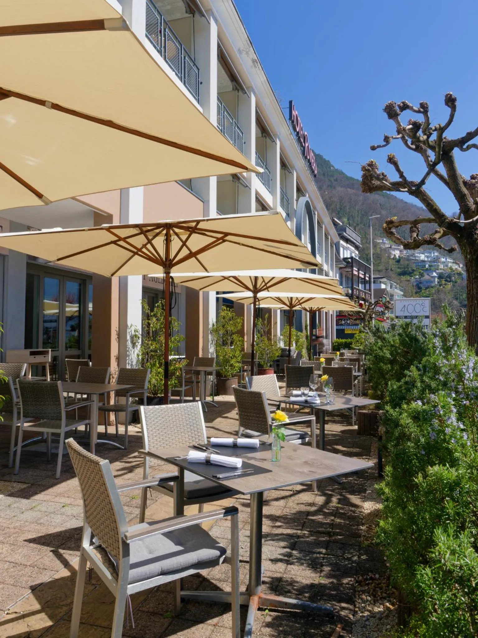 Restaurant/places to eat in Seehotel Riviera at Lake Lucerne