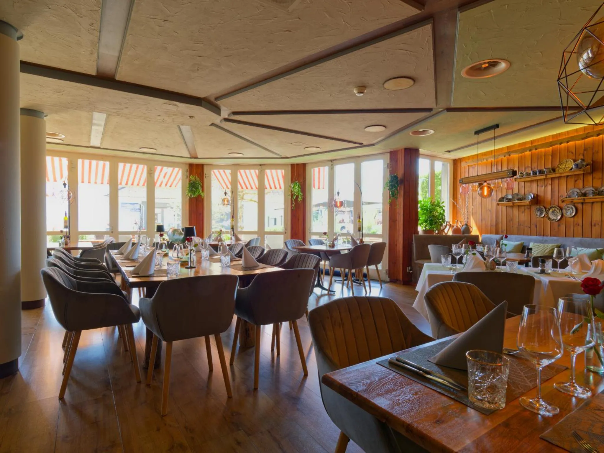 Restaurant/places to eat in Seehotel Riviera at Lake Lucerne