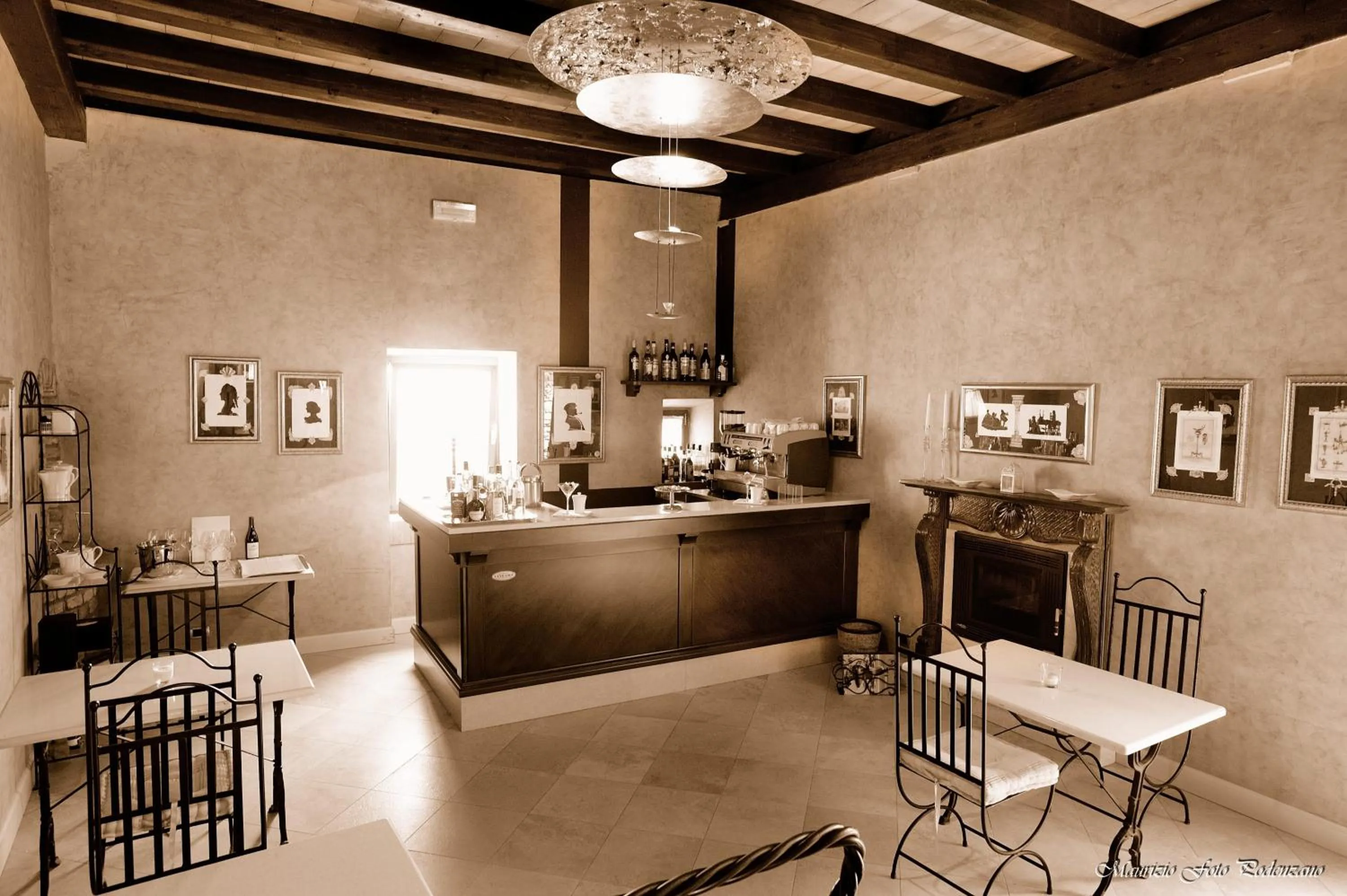 Lounge or bar in Relais La Colombara Spa & Wellness