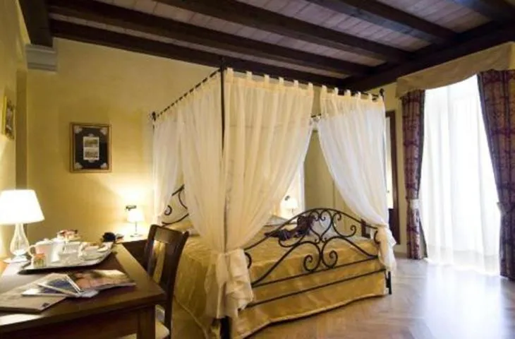 View (from property/room), Bed in Relais La Colombara Spa & Wellness