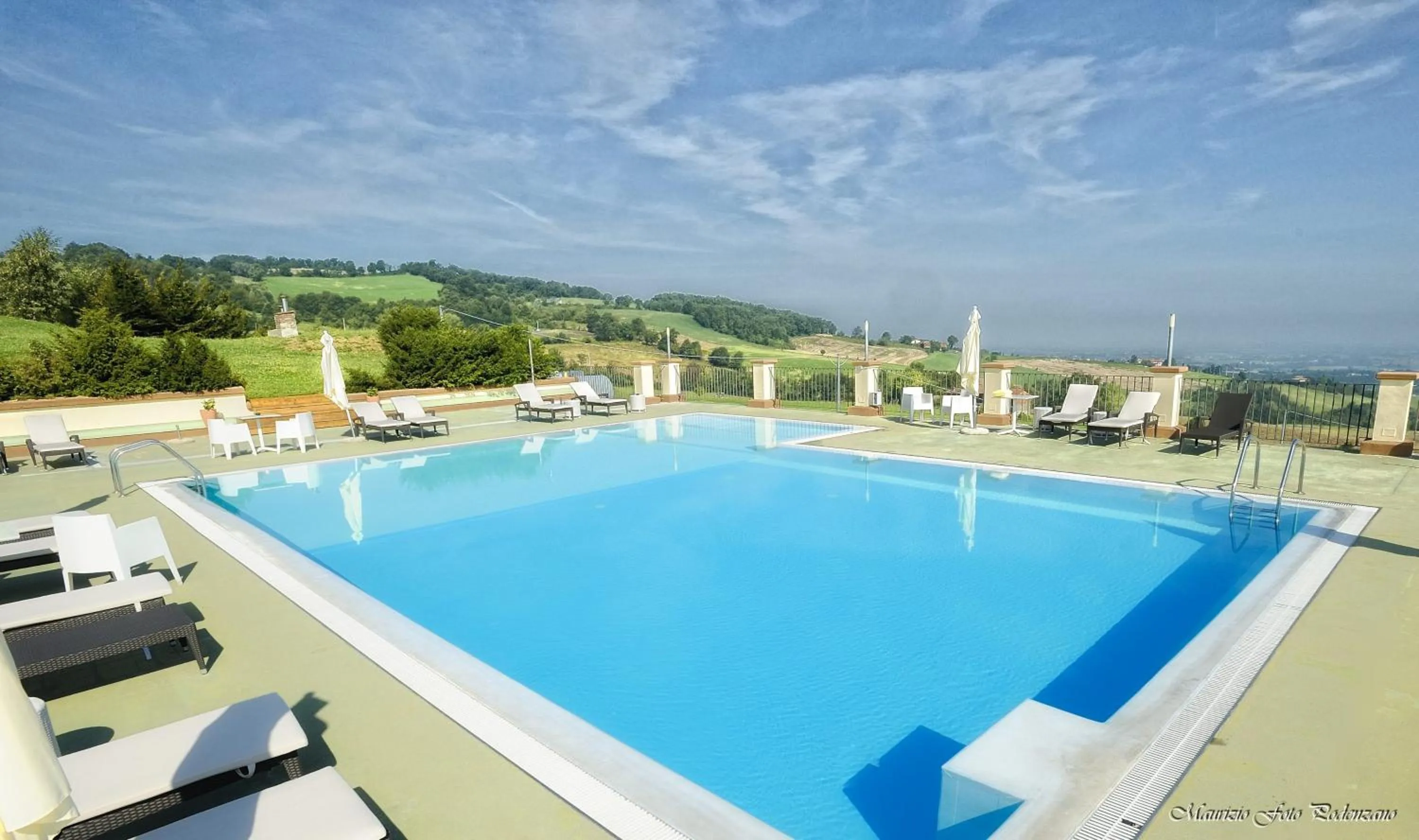 Swimming pool in Relais La Colombara Spa & Wellness