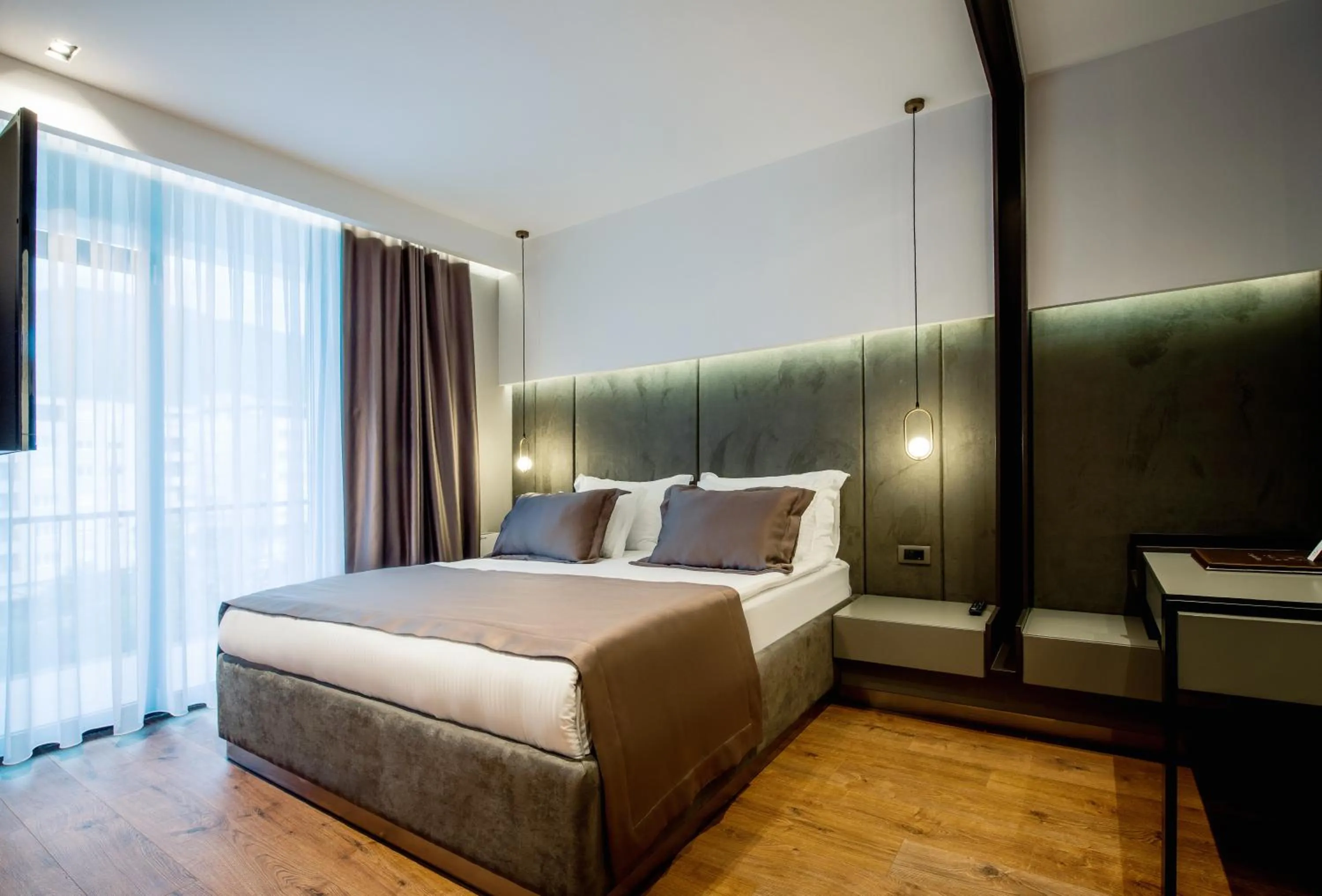 Bedroom, Bed in Seraphine Plaza