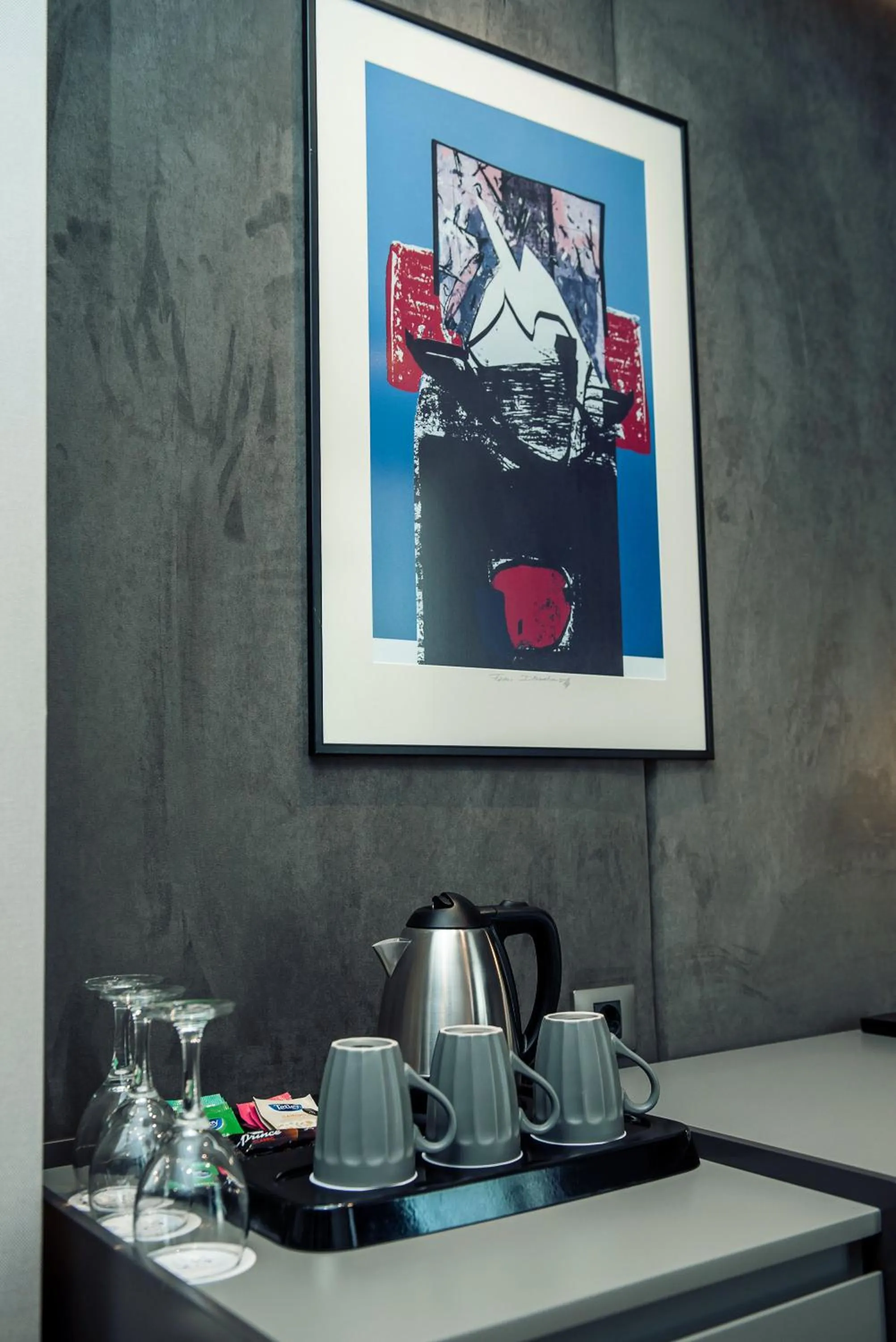 Coffee/tea facilities in Seraphine Plaza