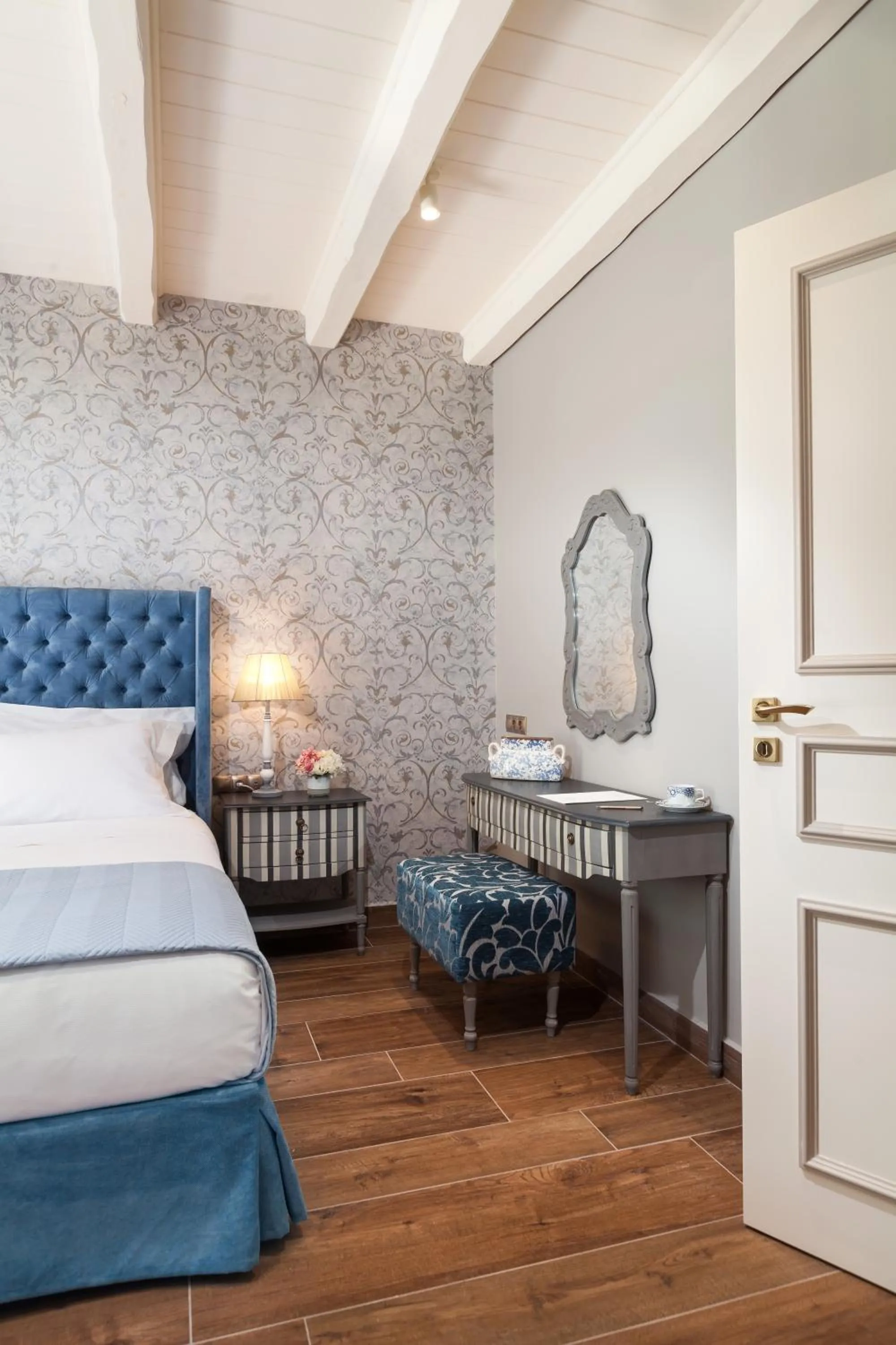 Property building, Bed in Kyniska Palace Conference & Spa