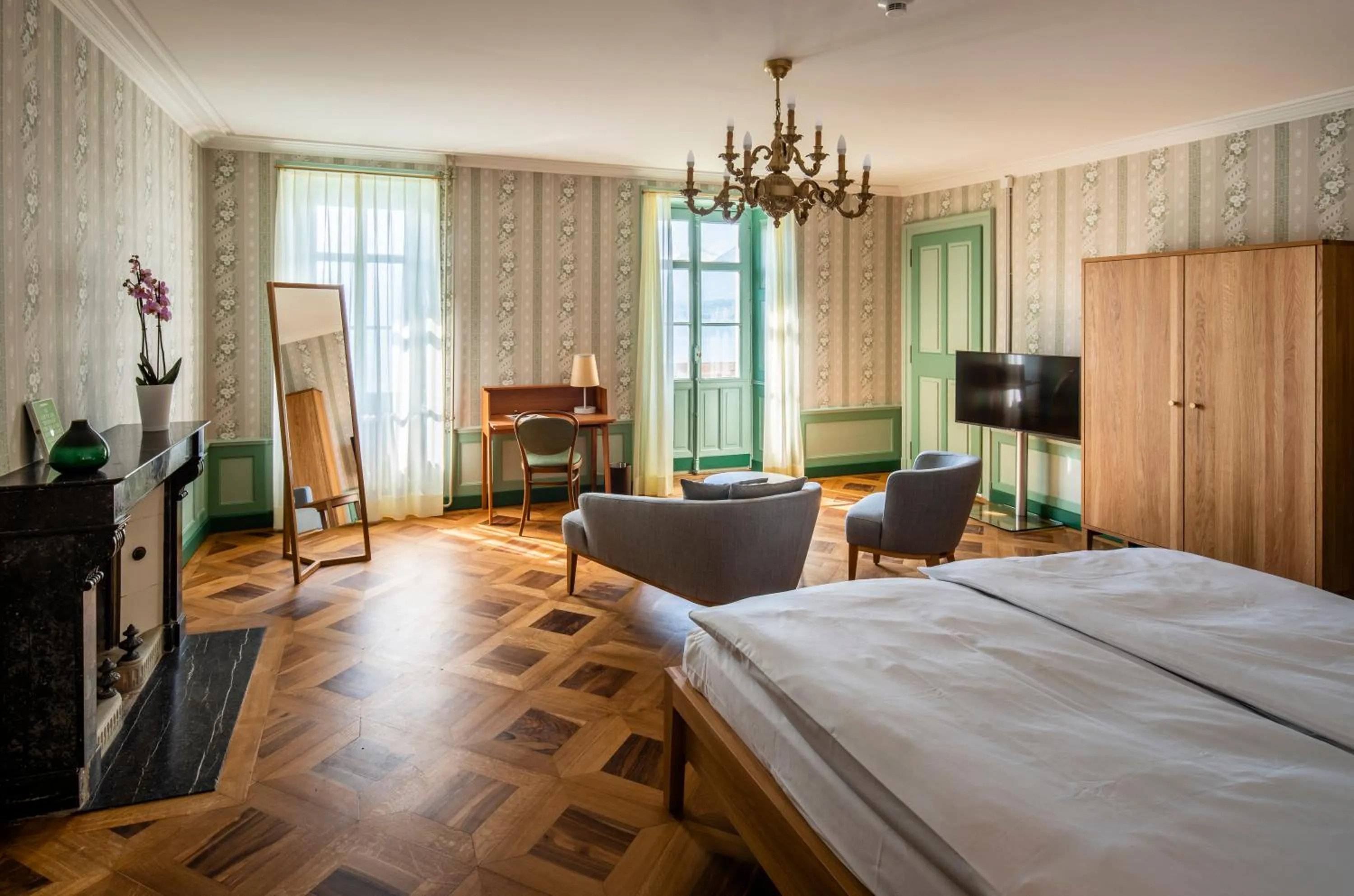 Bedroom, Bed in Schloss Schadau - Swiss Historic Hotel