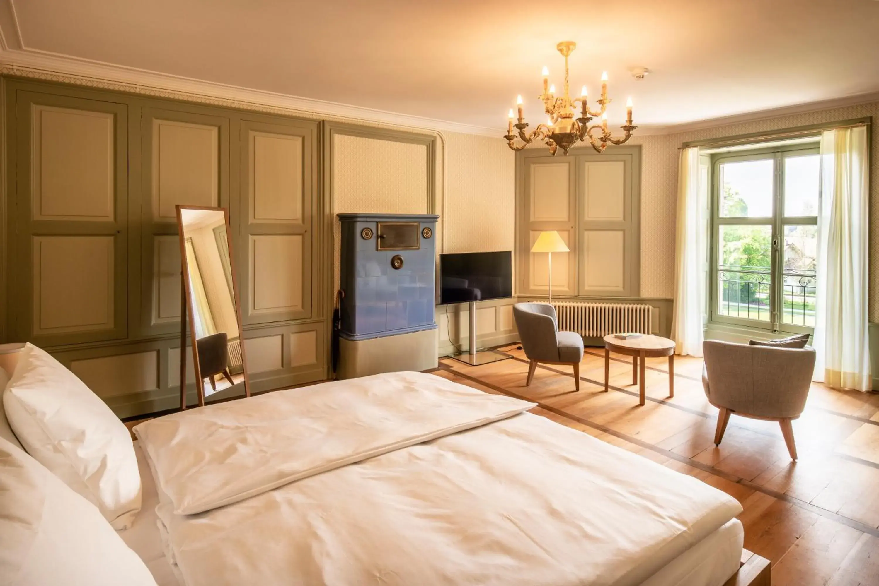 Double Room in Schloss Schadau - Swiss Historic Hotel Double Room in Schloss Schadau - Swiss Historic Hotel