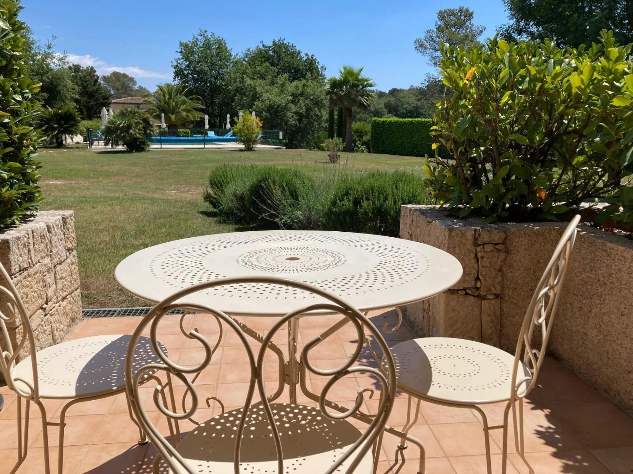 Garden view in La Résidence du Moulin