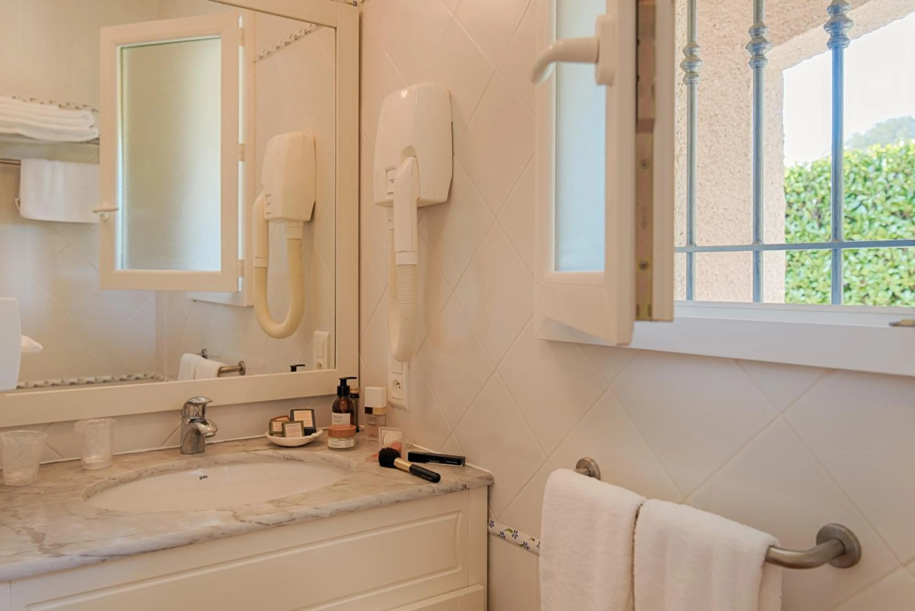 Bathroom in La Résidence du Moulin